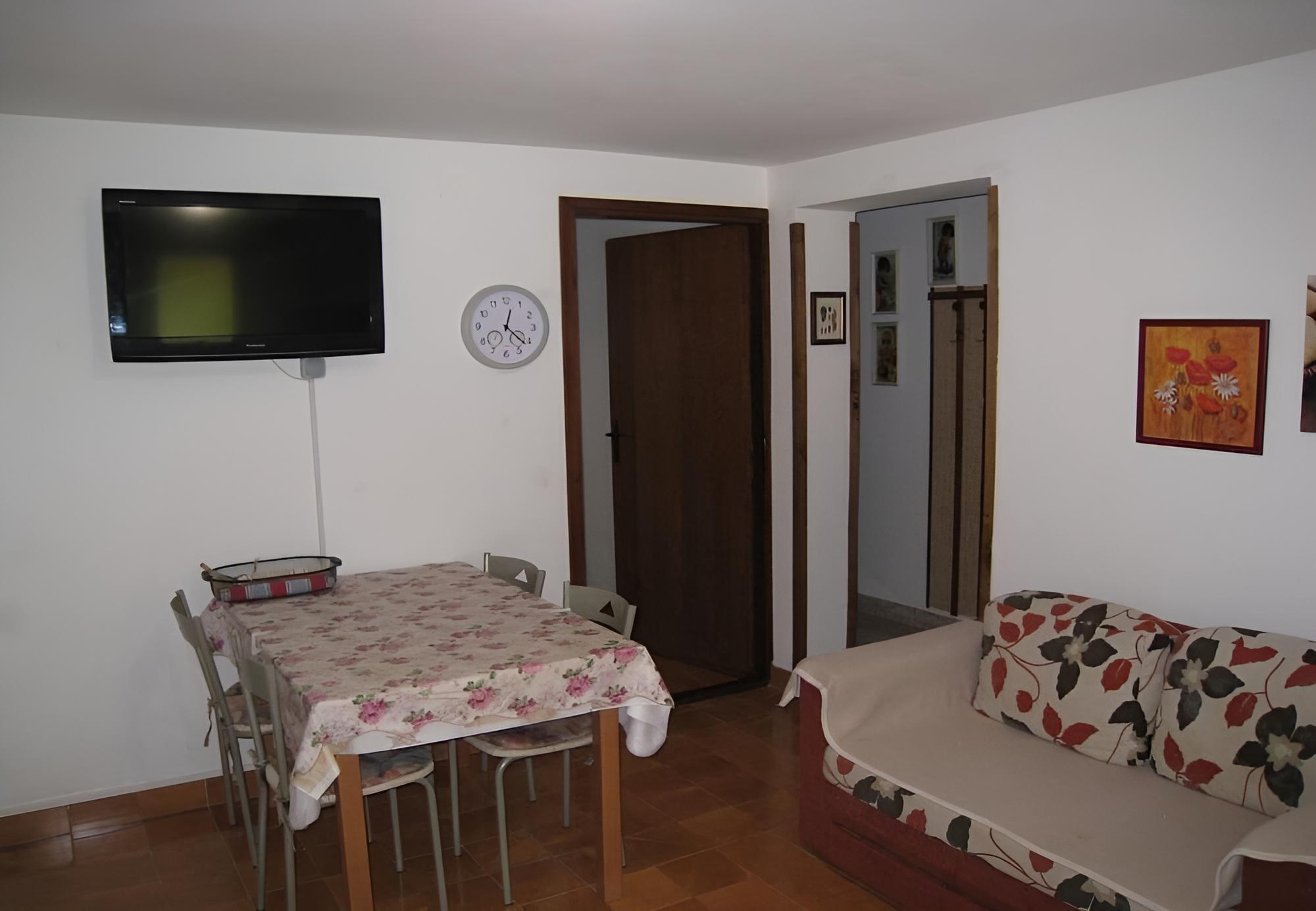 Dvor - 20 m From Beach - A1