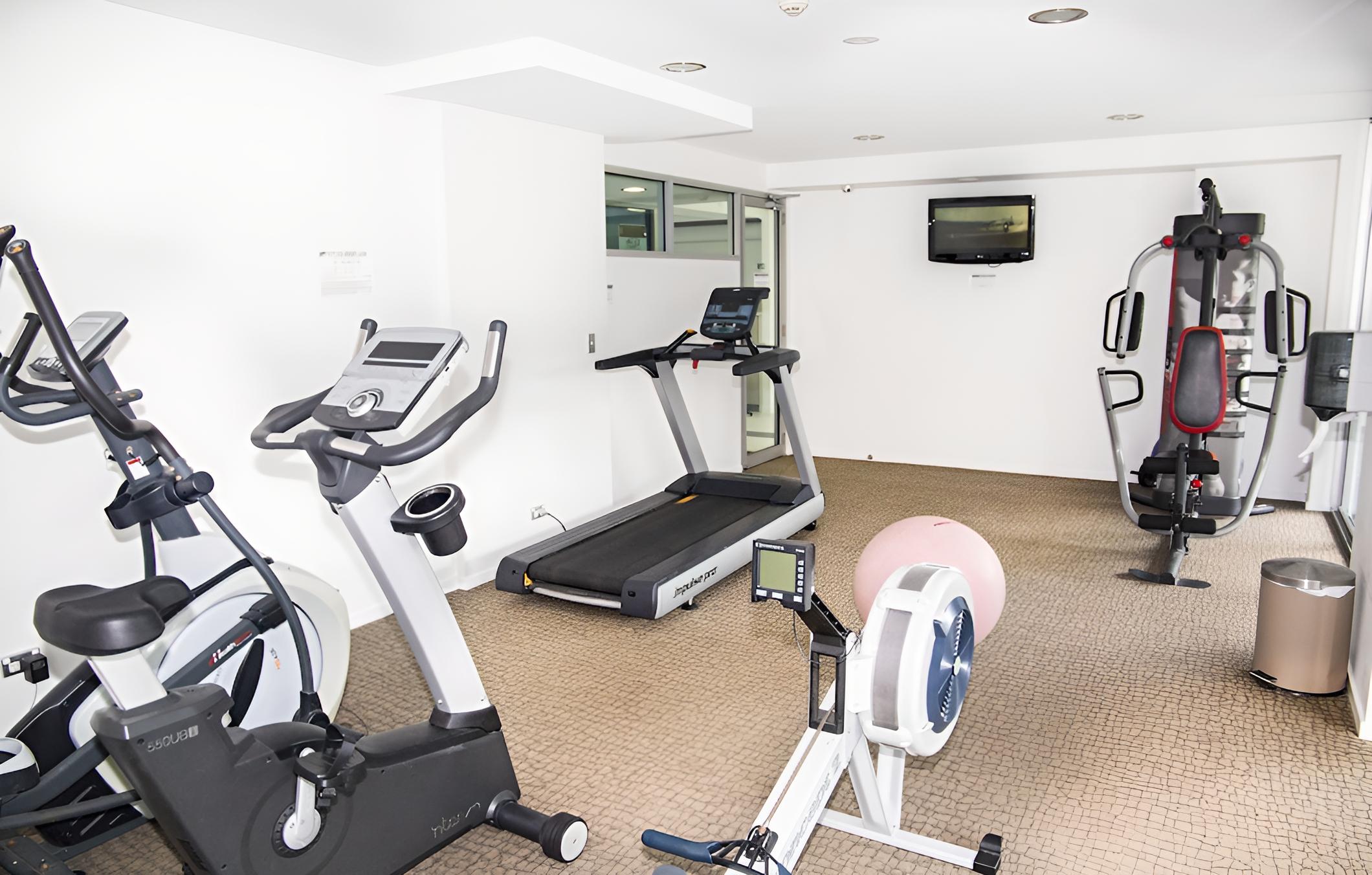 Surfers Paradise Suite with Pool and Spa