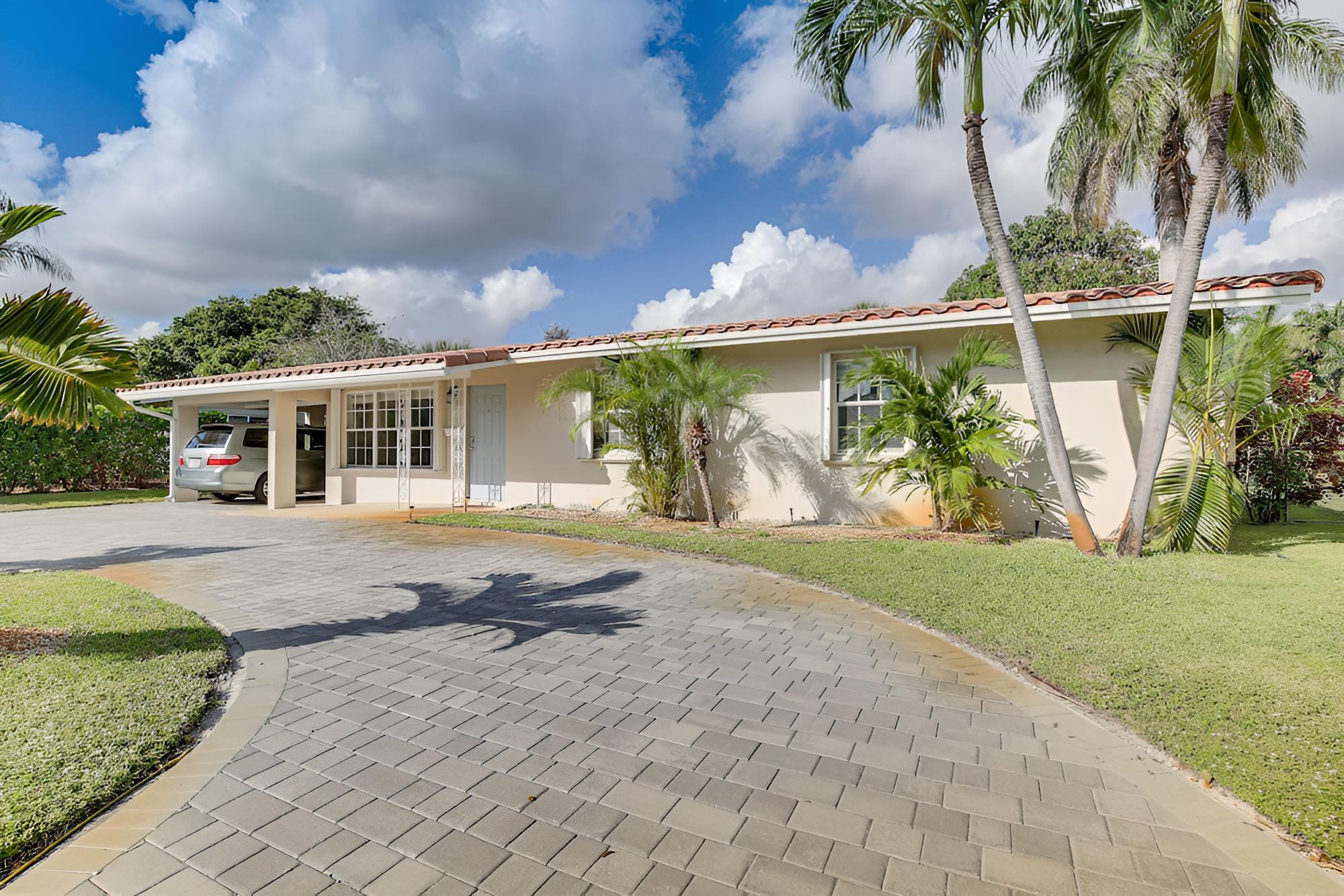 Deerfield Beach Home w/ Gas Grill: 1 Mi to Beach!