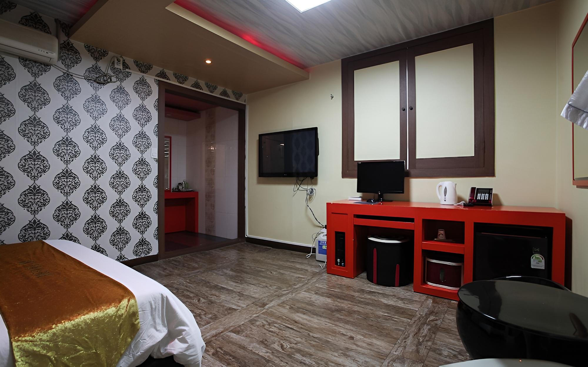 Photo 11