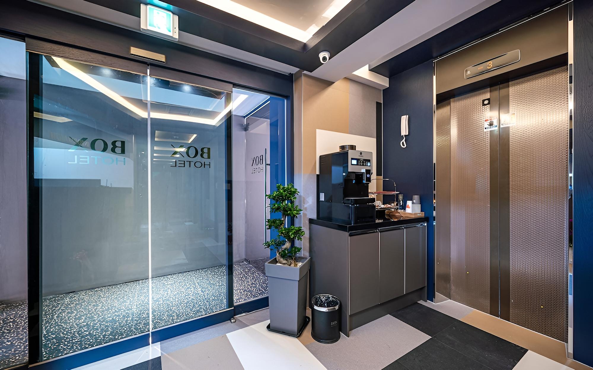 Guui Box Hotel