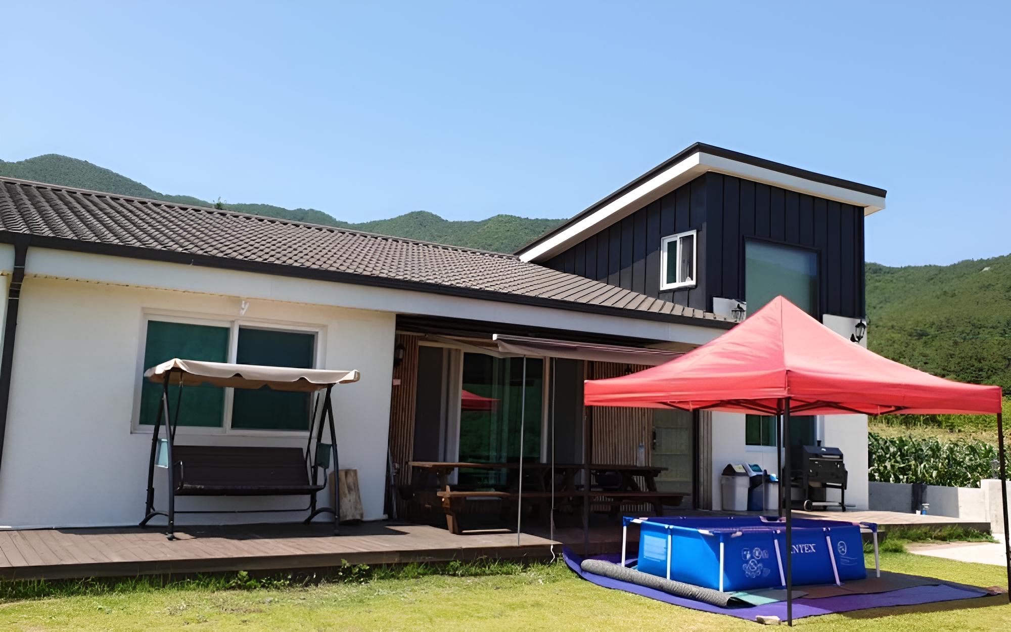 Pohang Haneulbyeoliyagi Pension view 2