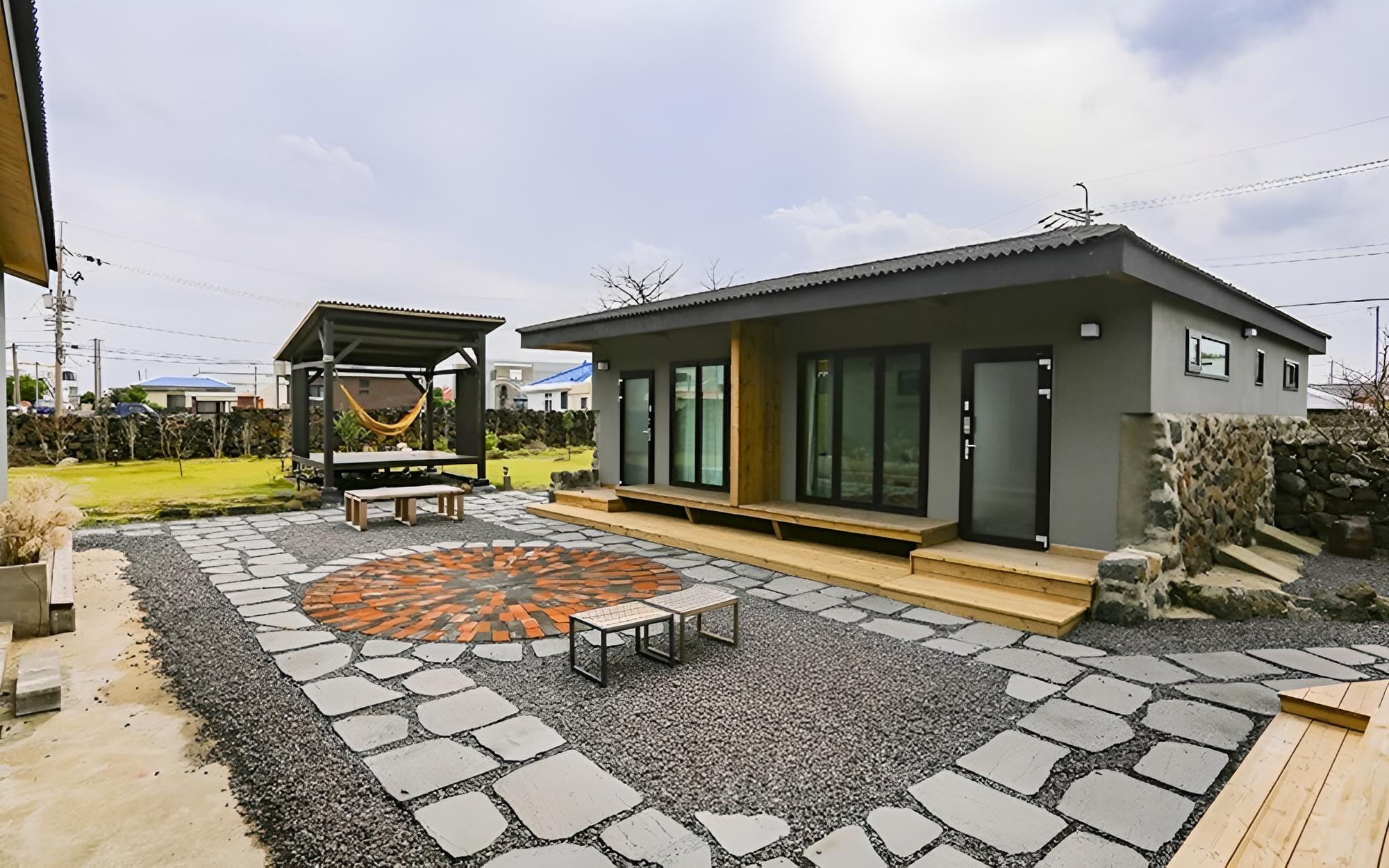 Jeju Black Stone Pension