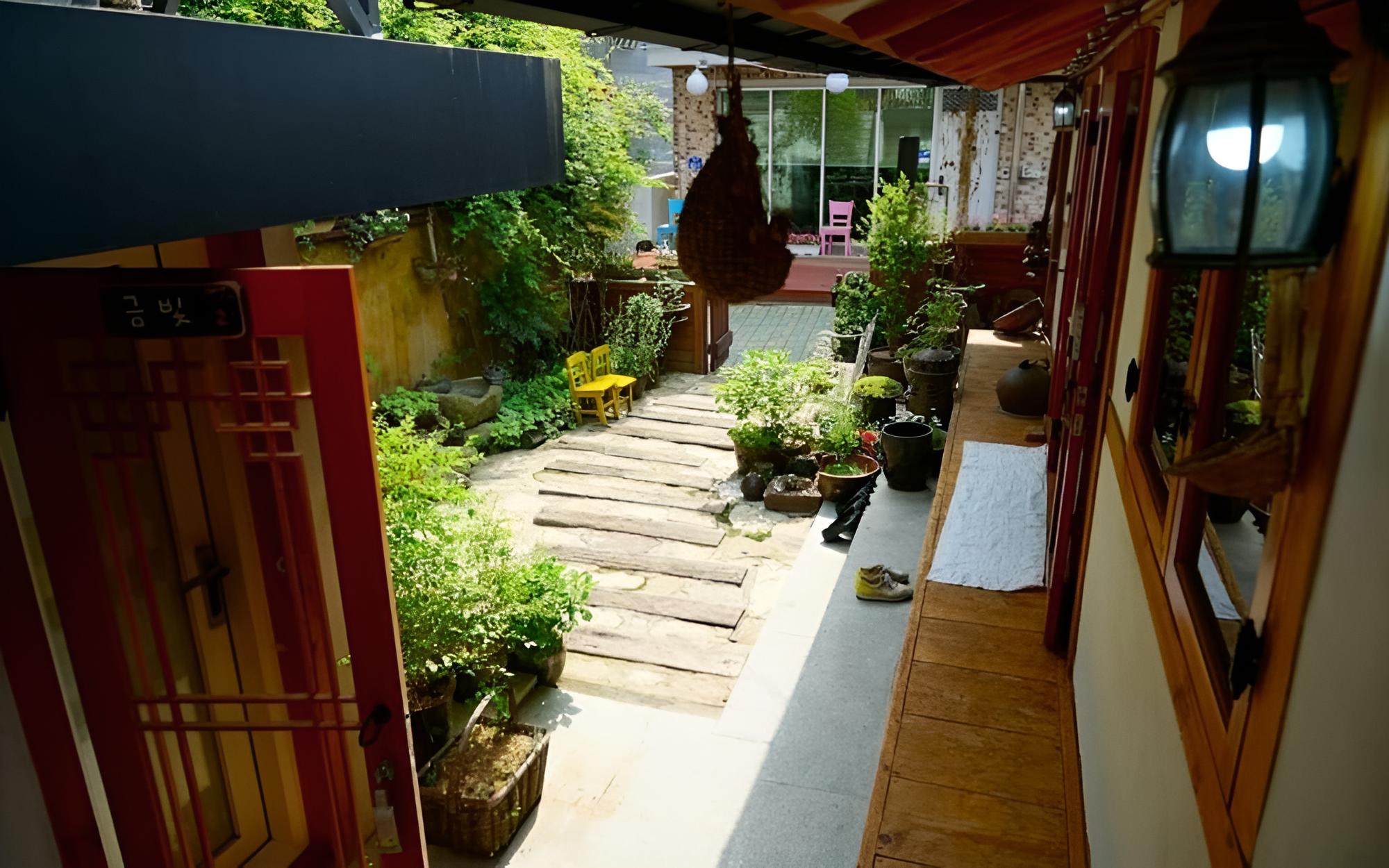 Jeonju Gyeonggijeonyeonga Hanok Pension