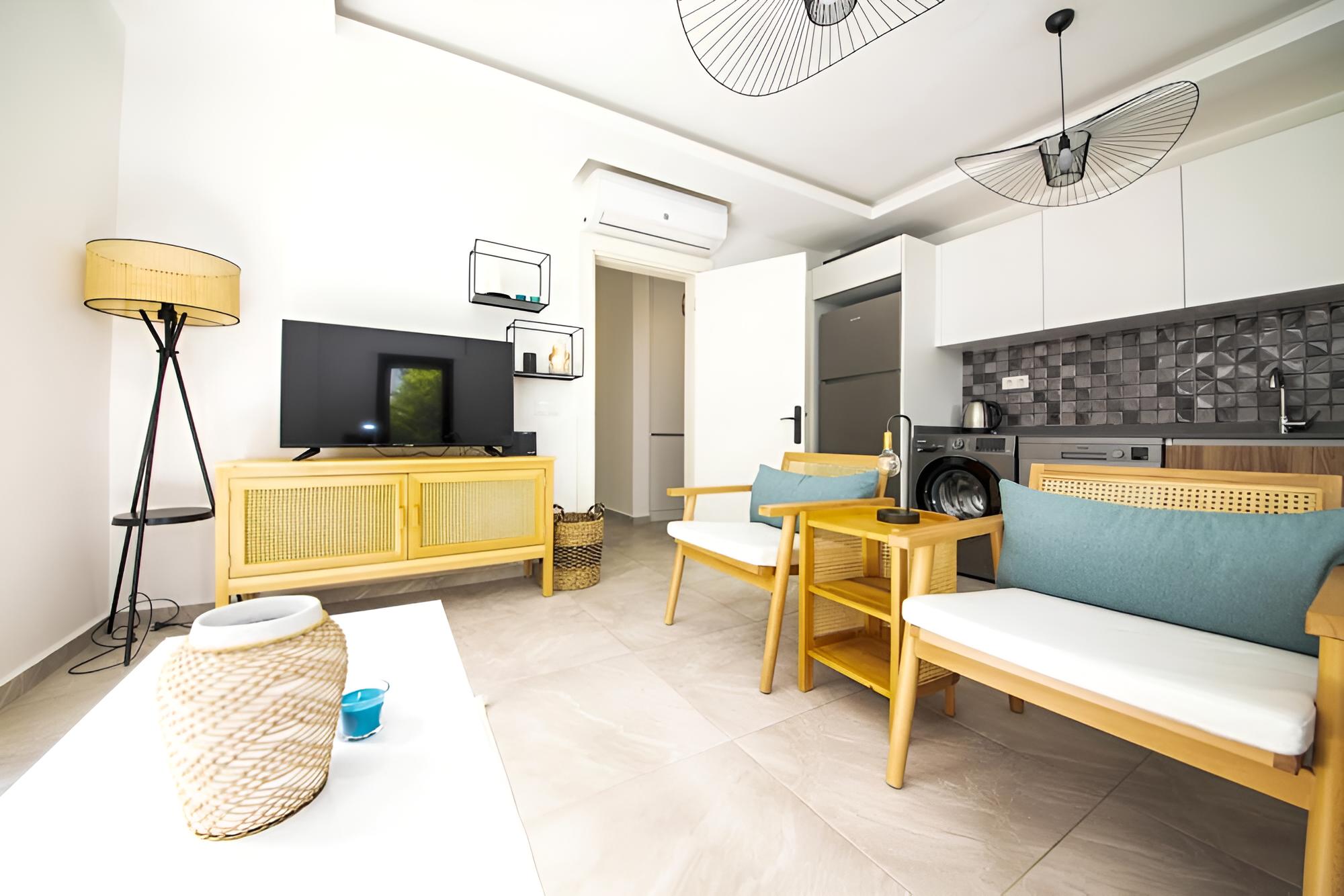 House With Balcony 1 Min to Beach in Bodrum