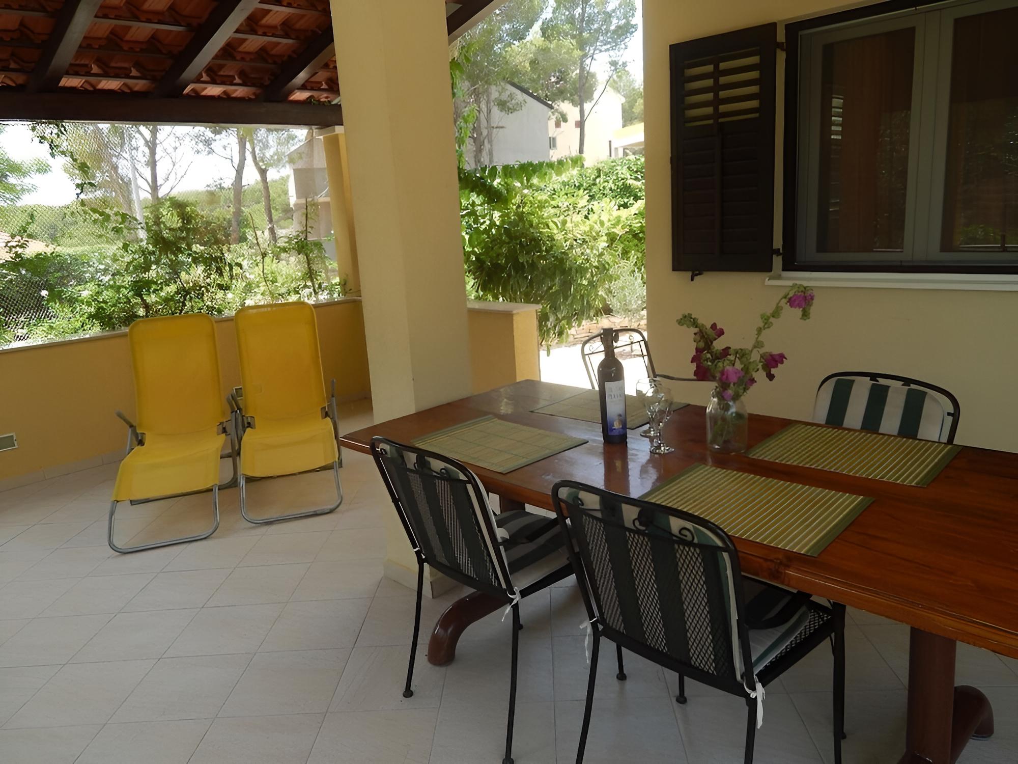 Deni - 70m From Beach - A1