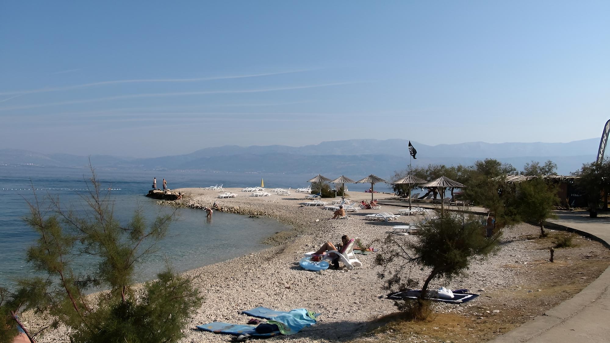 Leana - Great Location and Close to Beach - A1