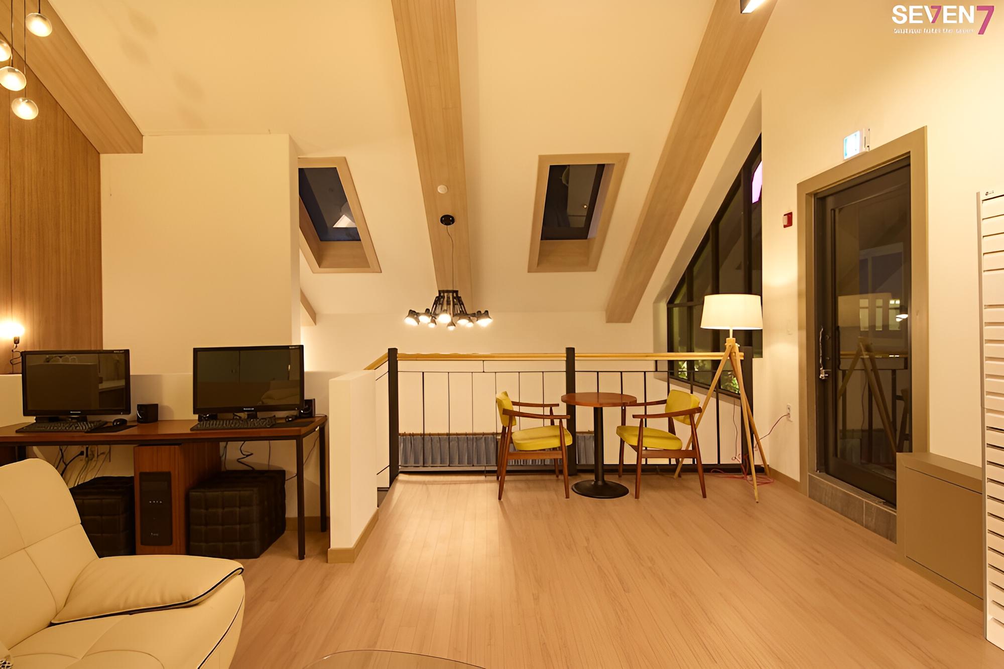 Photo 7
