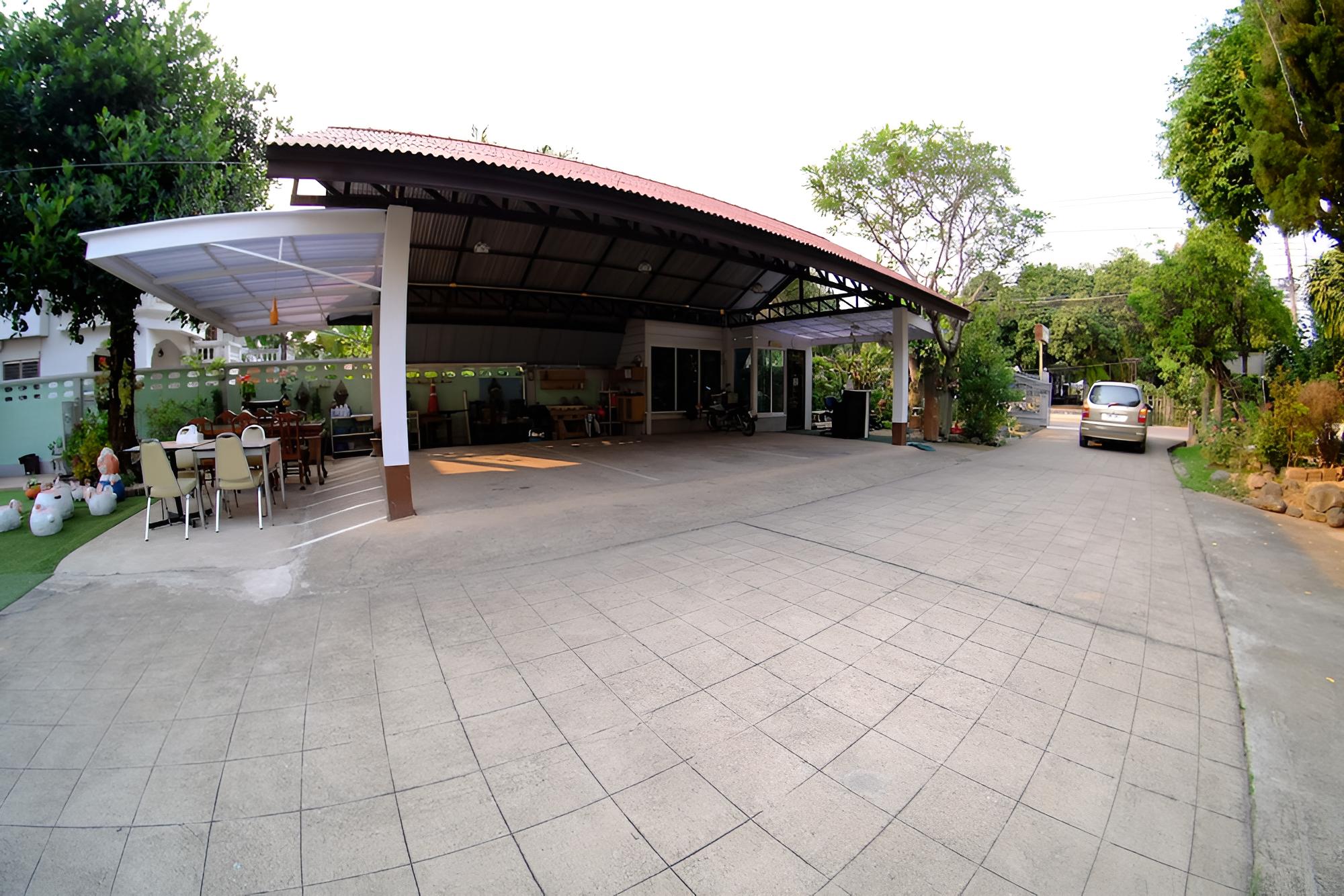 Baanrapeepong Boutique Hotel