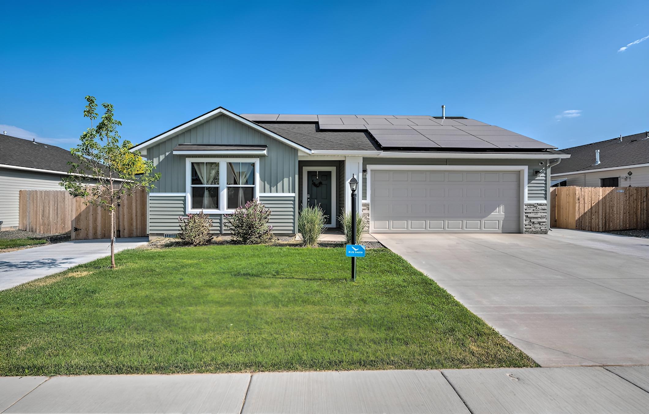 Cozy Caldwell Abode w/ Hot Tub ~ 3 Mi to Dtwn