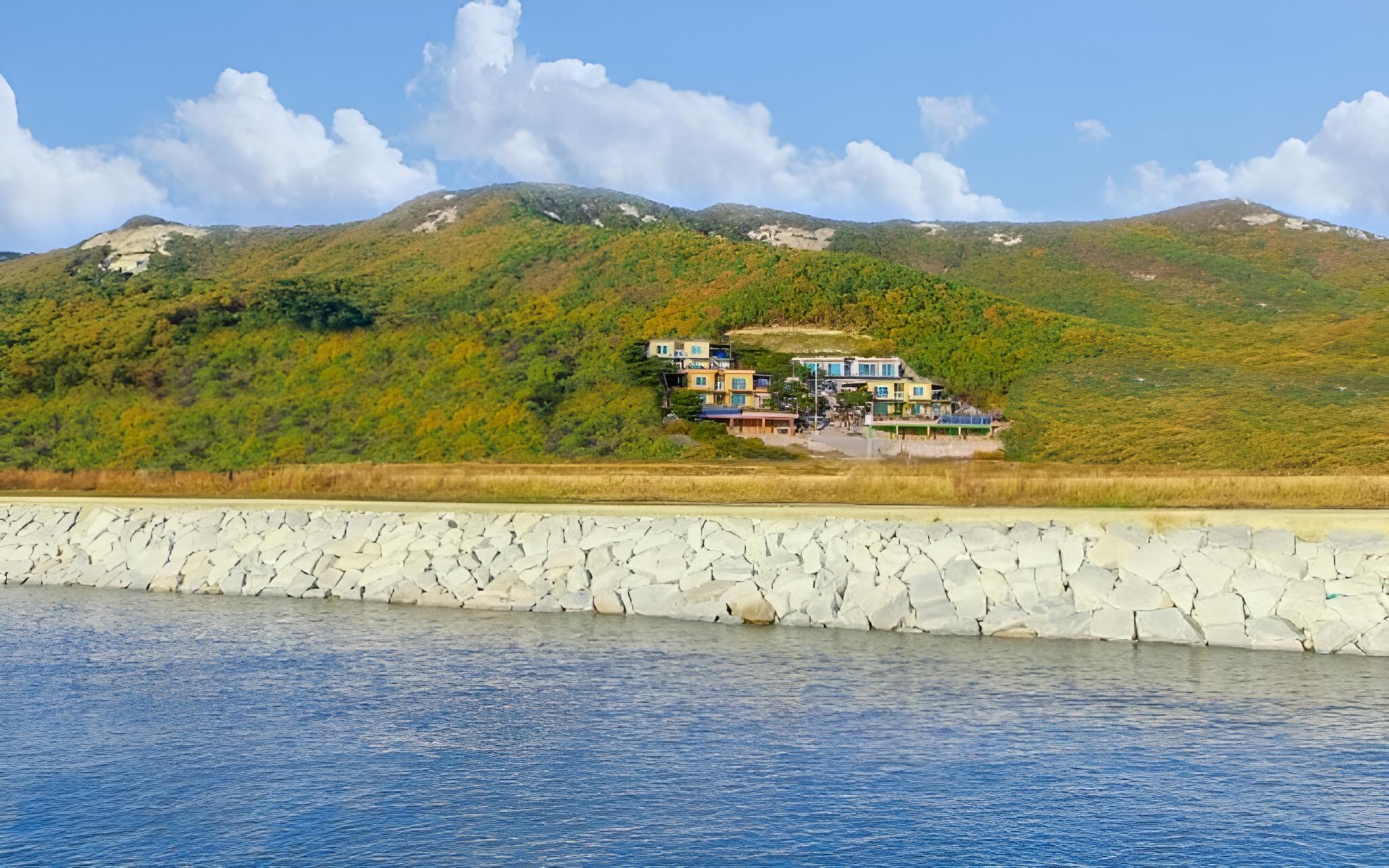 Seokmodo Haebichi Pension