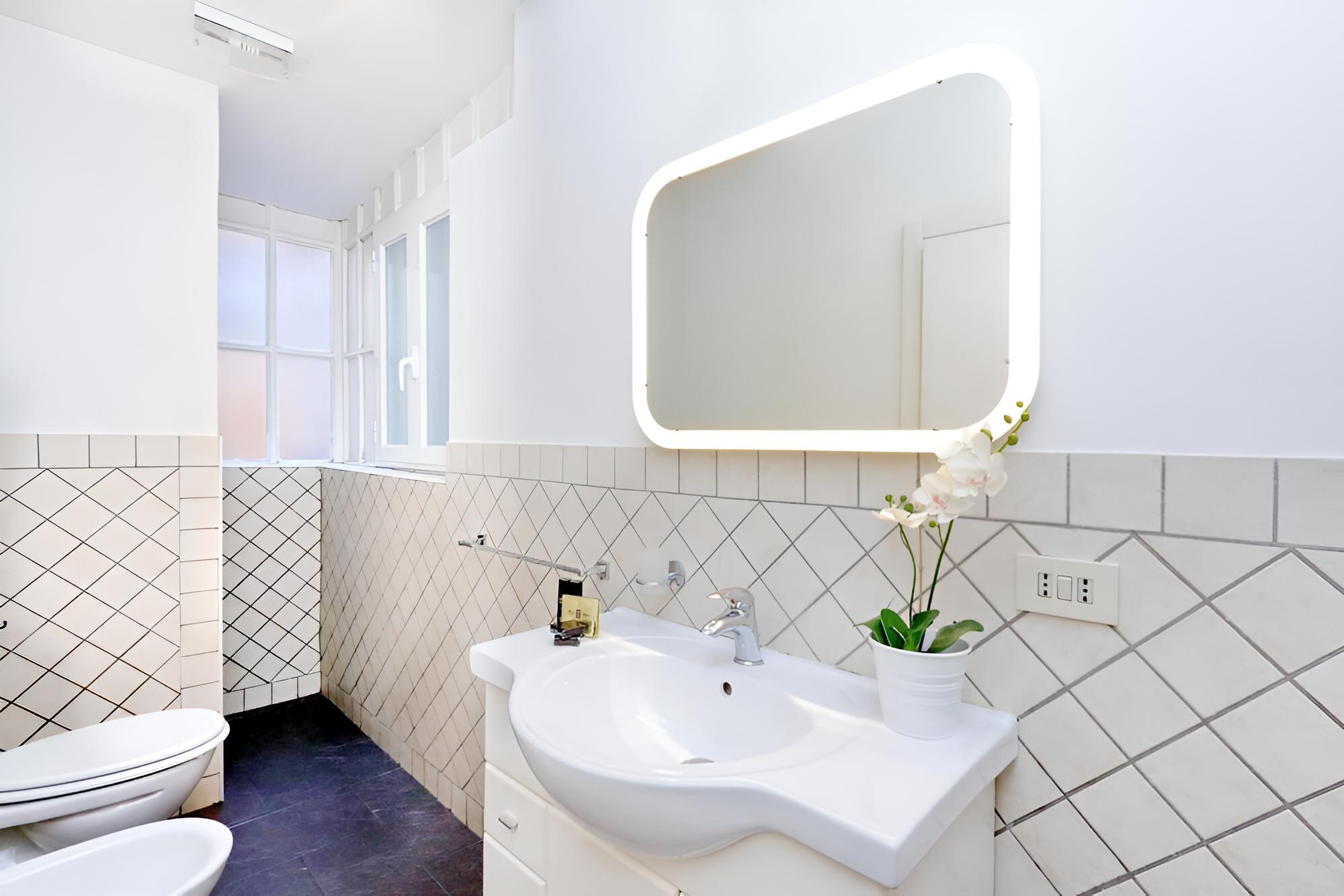 Rm-h501-qufo5a2 - Cozy Tritone