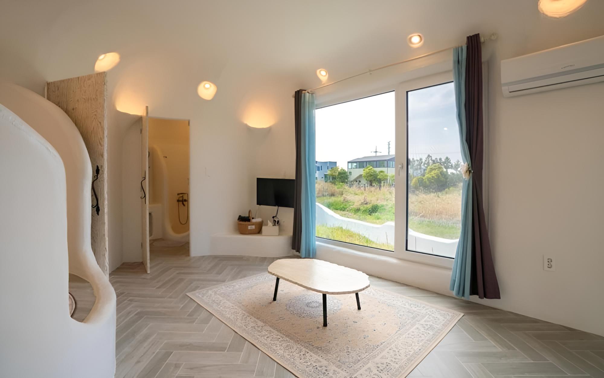 Jeju Iaseom Pension