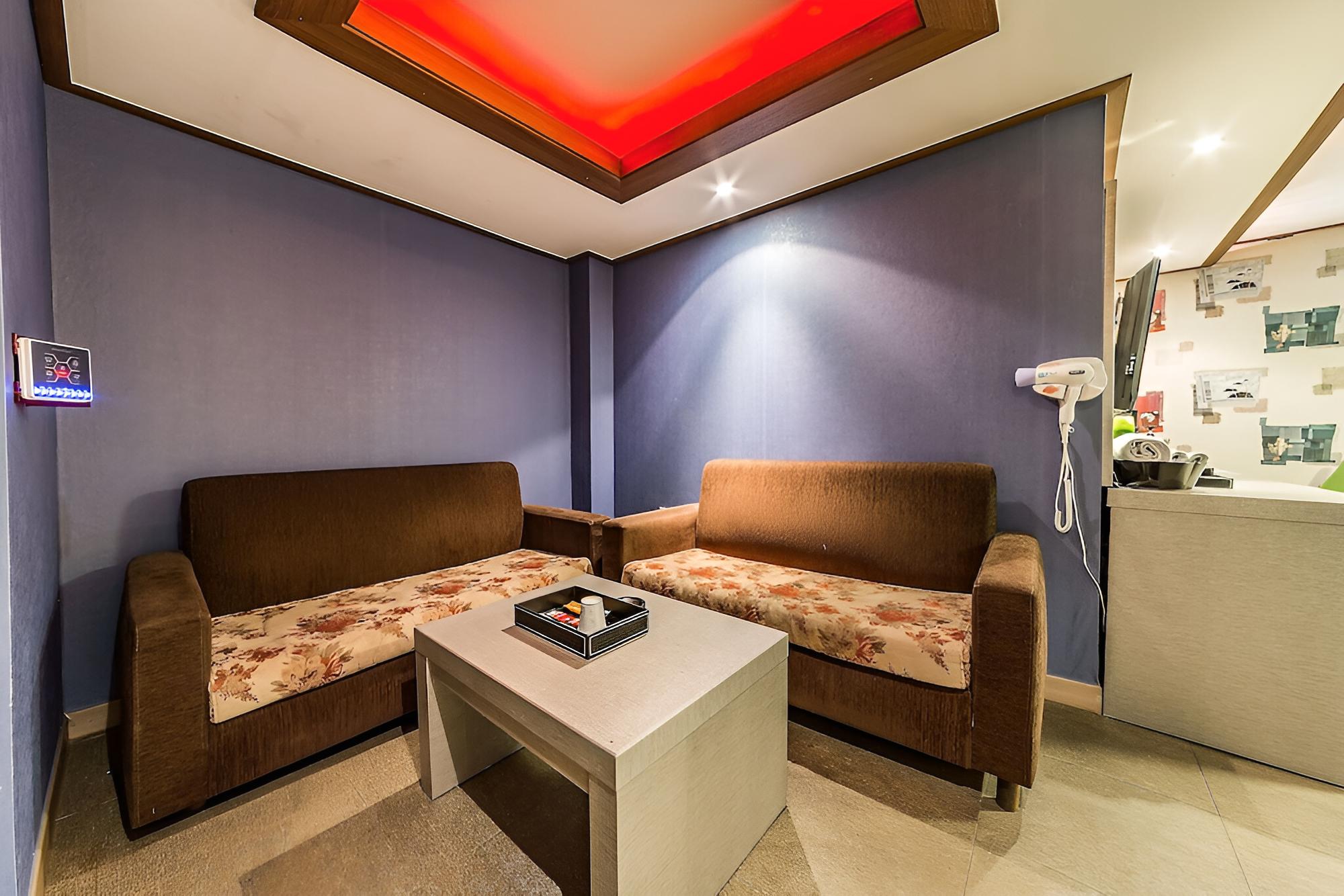 Sinchon Hills Motel