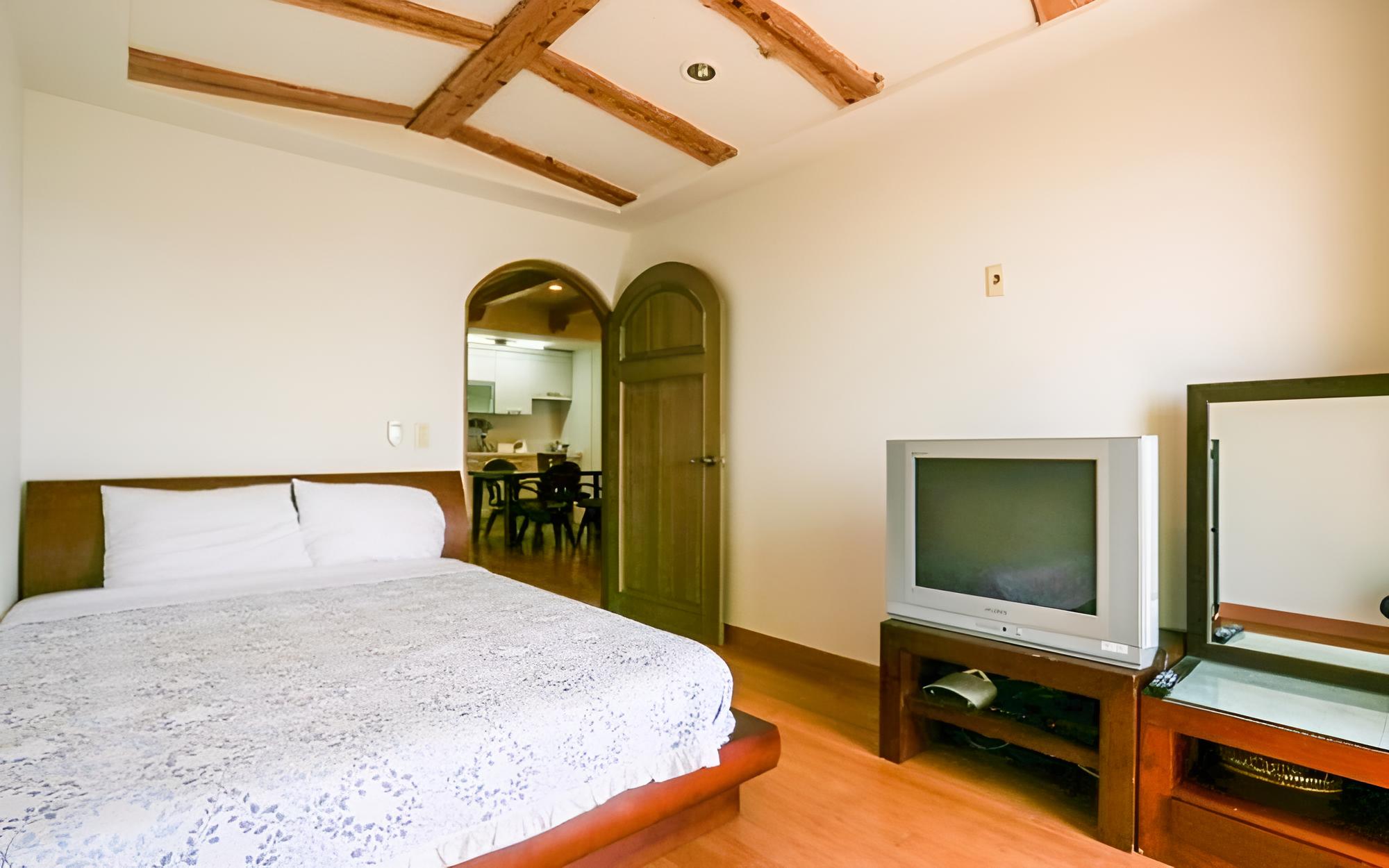 Seoguipo Seaside House Youngbin Pension view 4