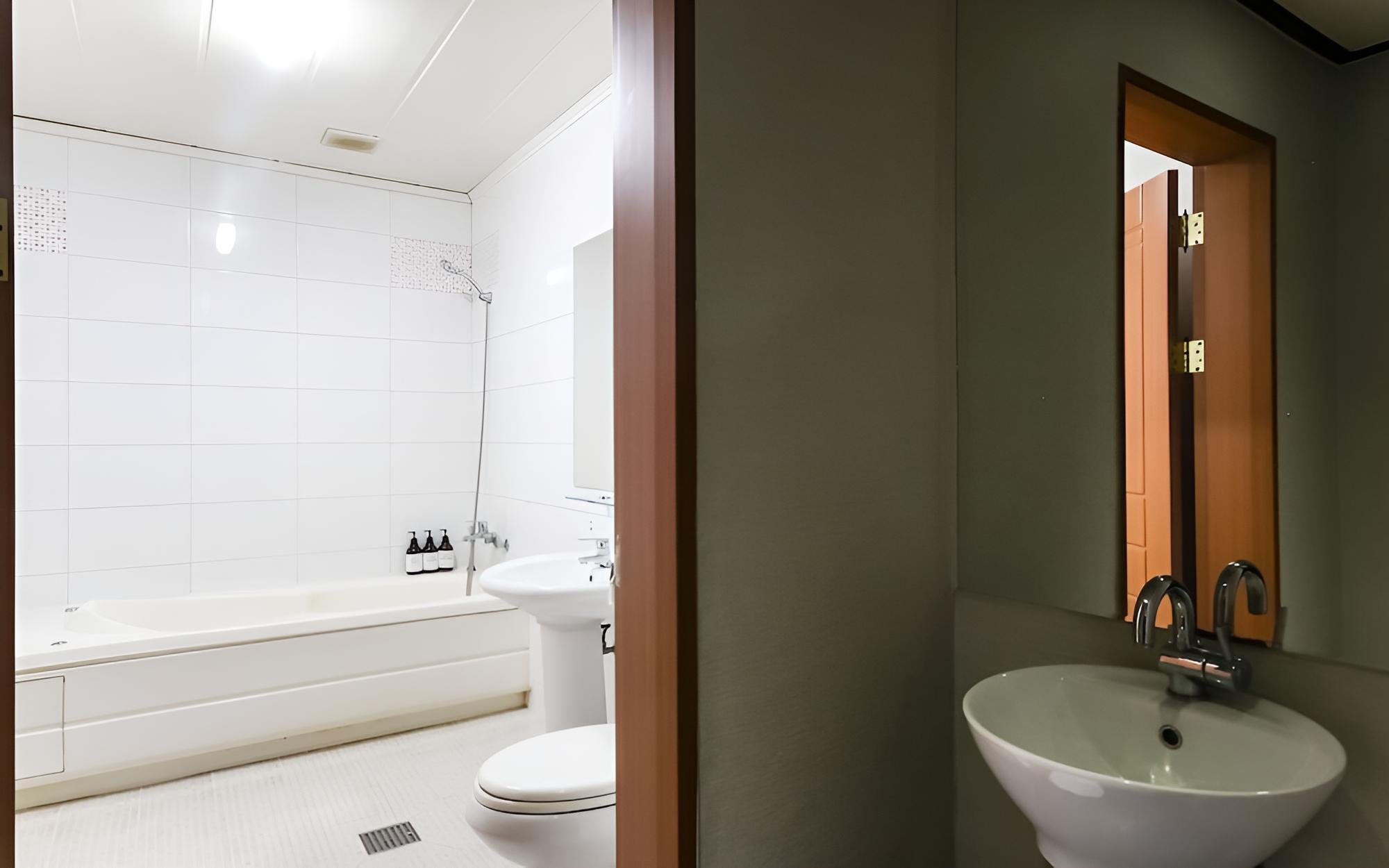 Gunsan B and B Hotel
