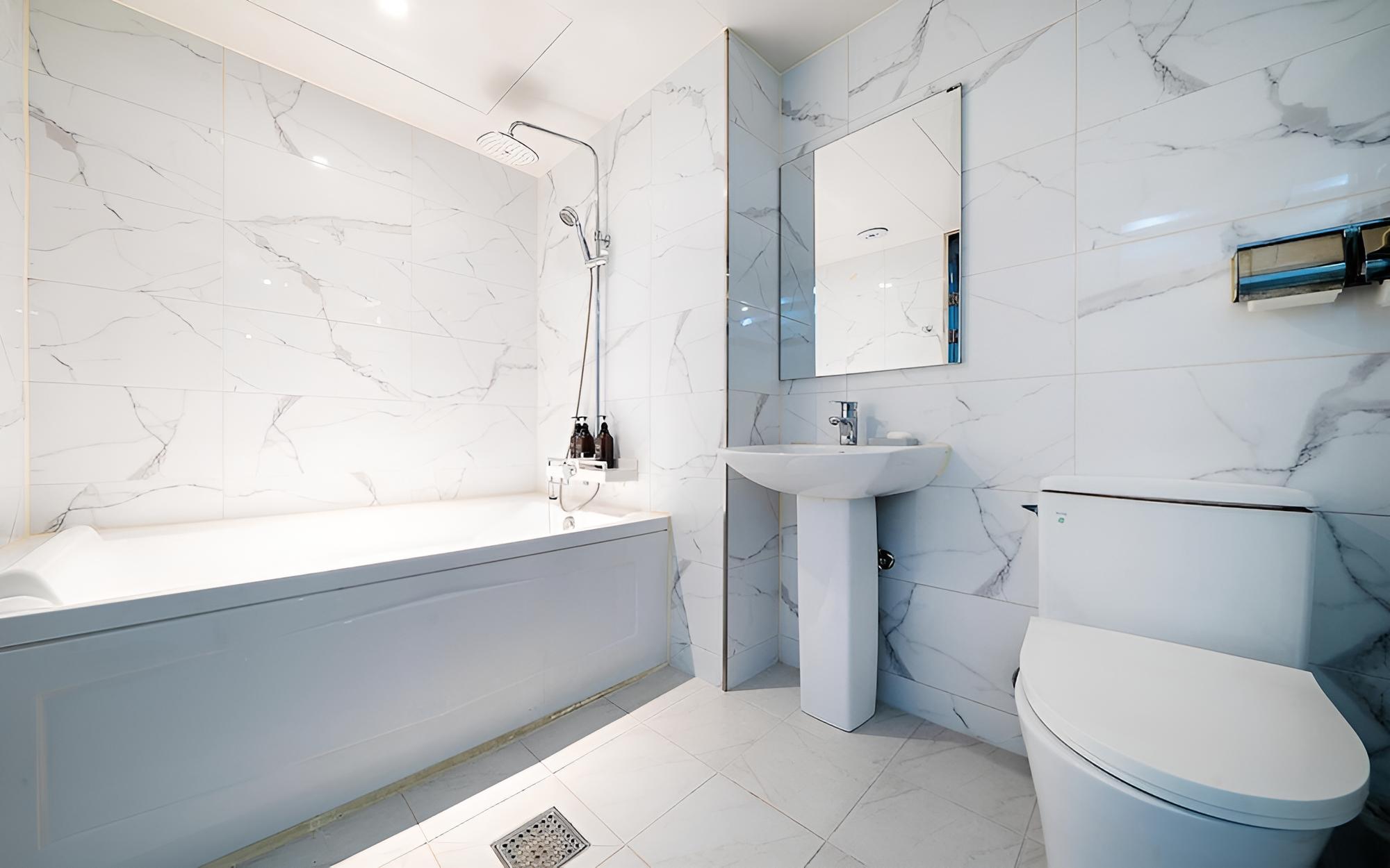 Guri C Hotel