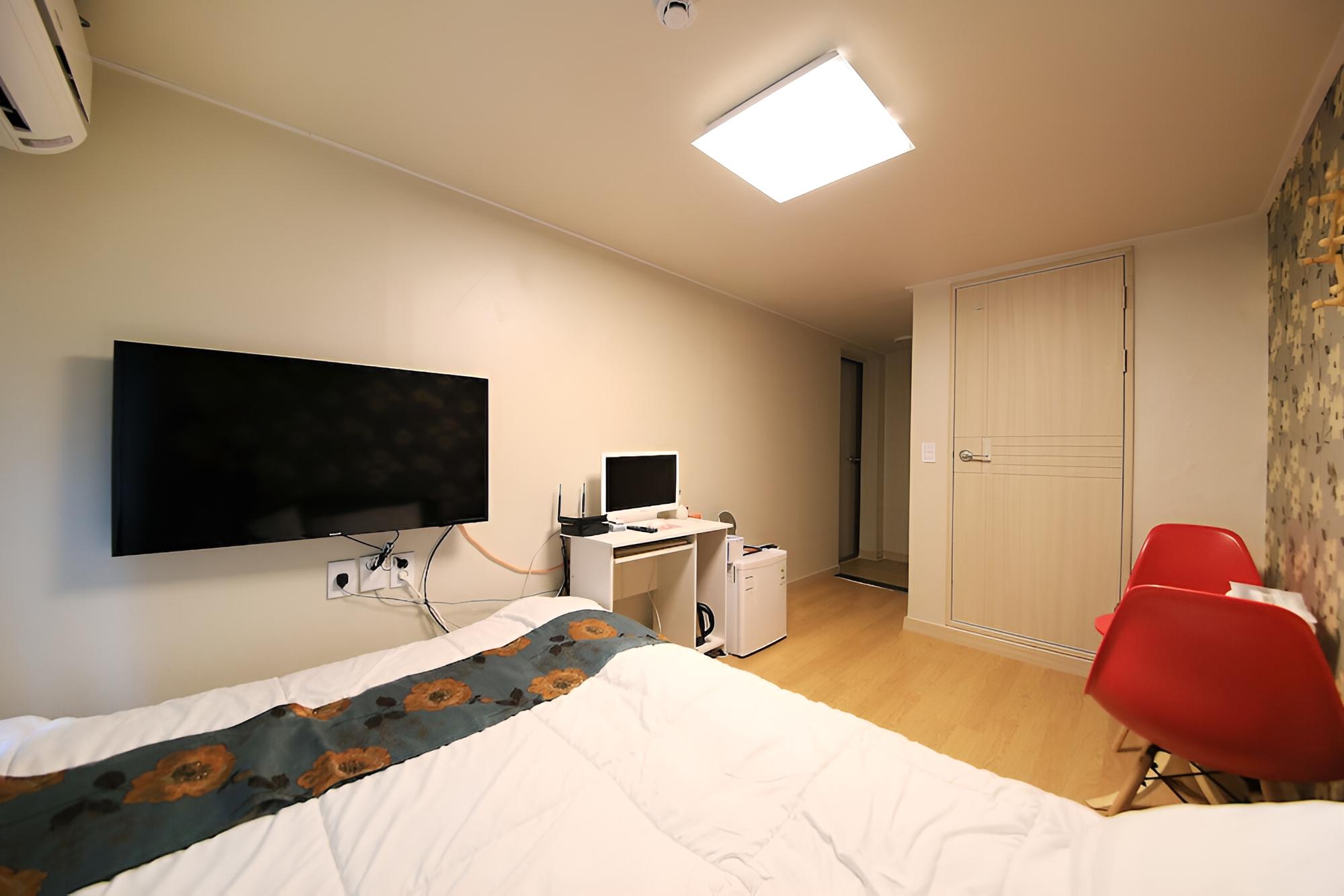 Photo 12