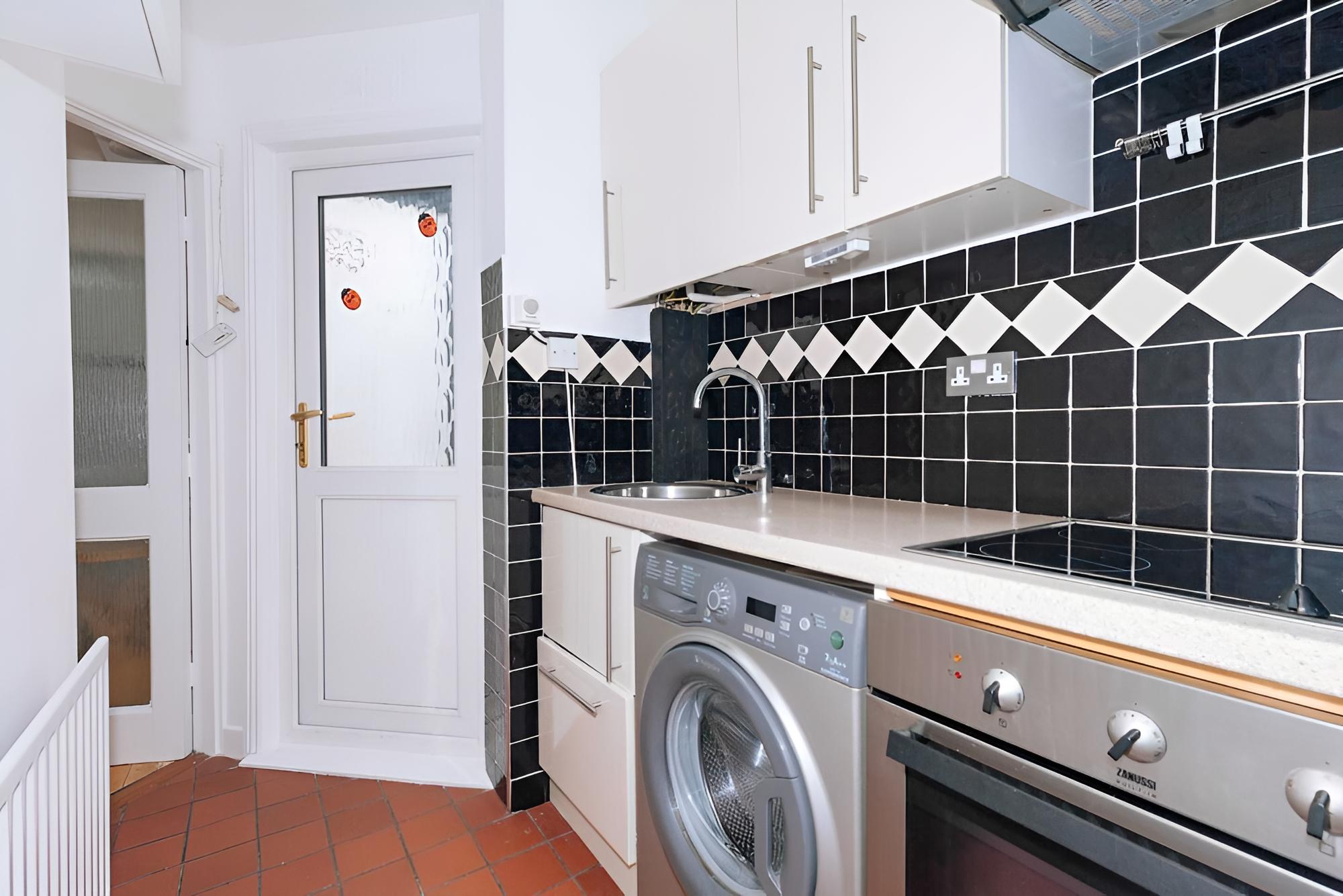 Central & Snug 1BD House - Portobello