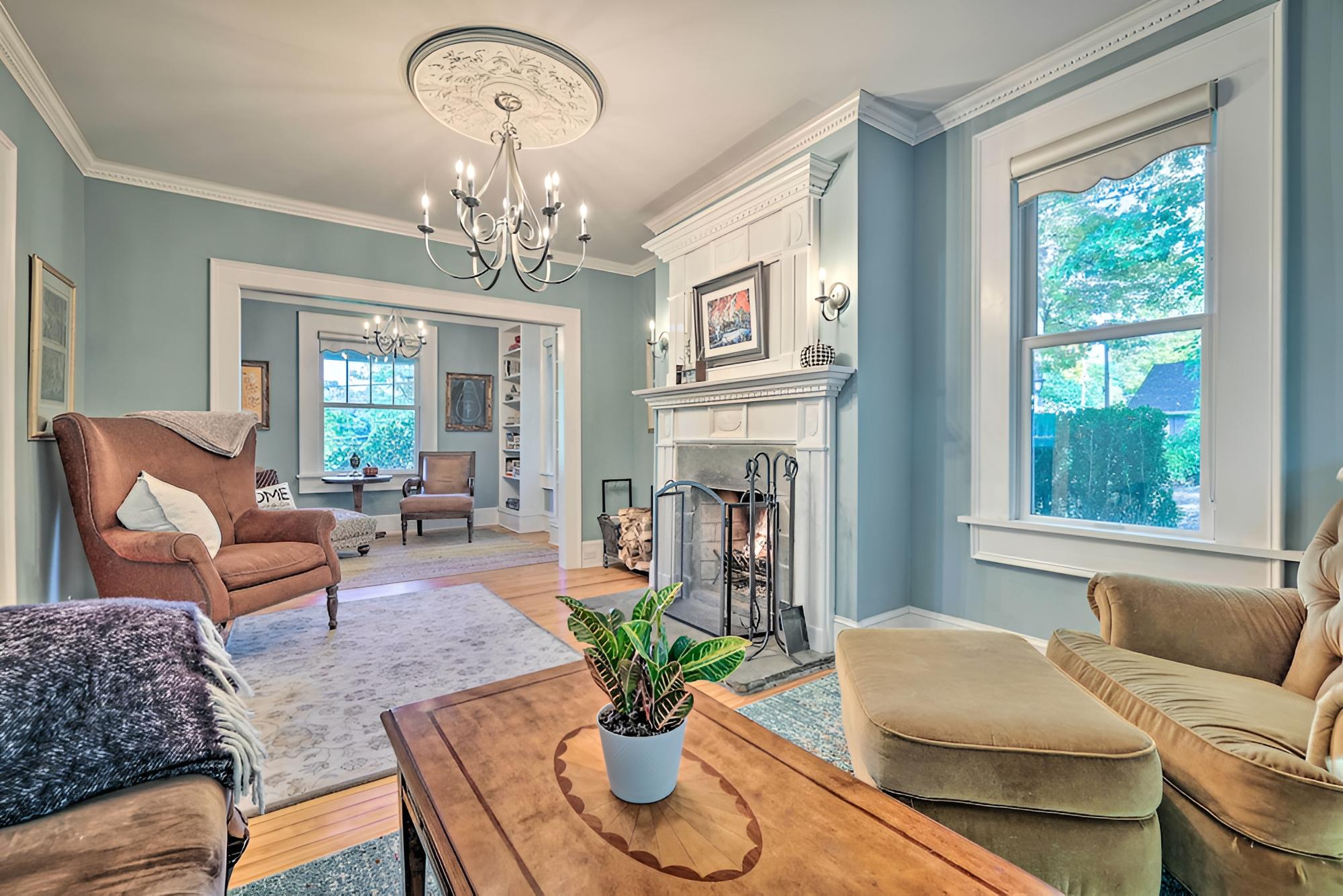 Restored Victorian Home - Walk to Downtown Hawley!