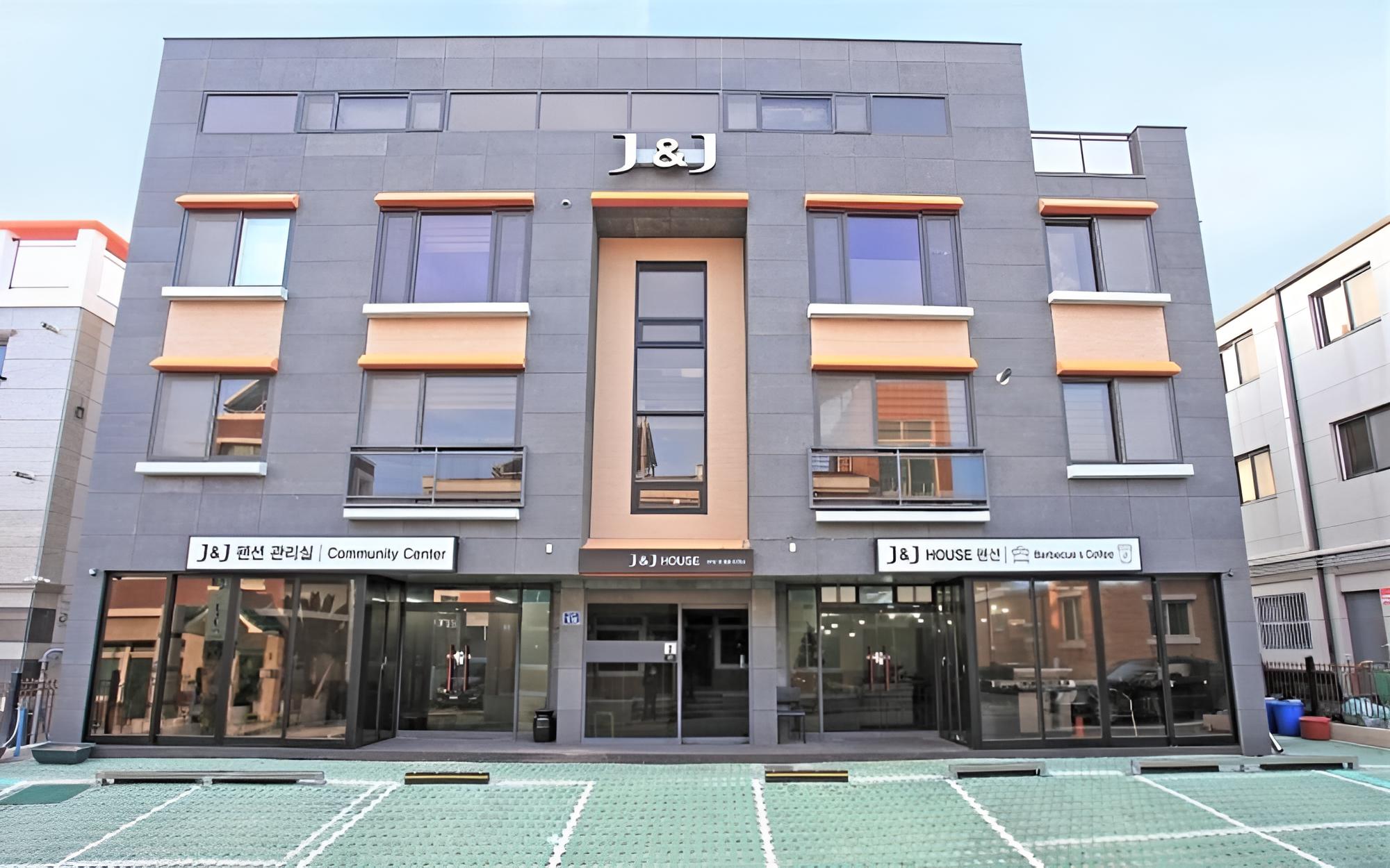 Busan J and J House Pension