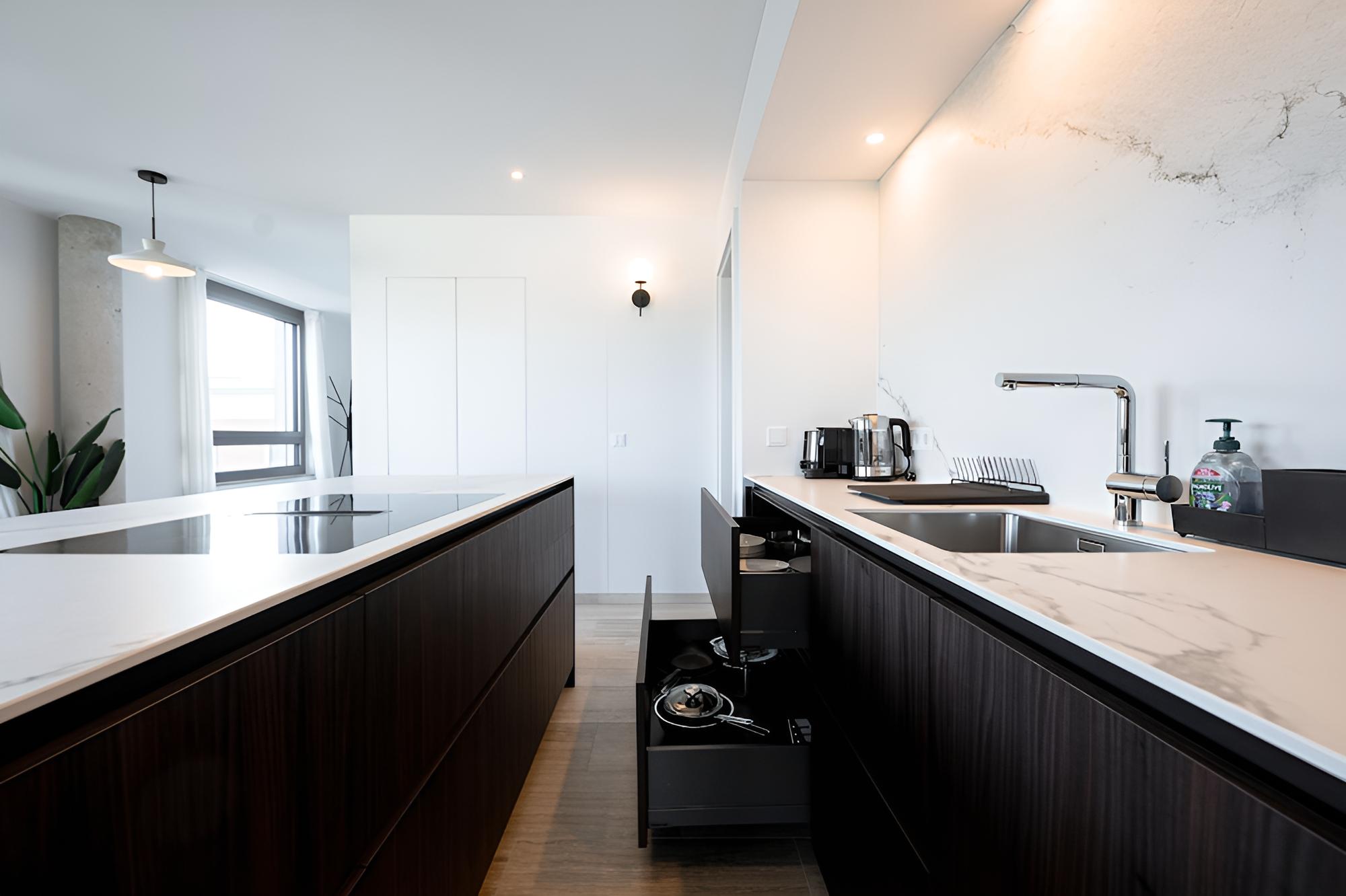 Pristine 2BR Apt in Ville Haute District