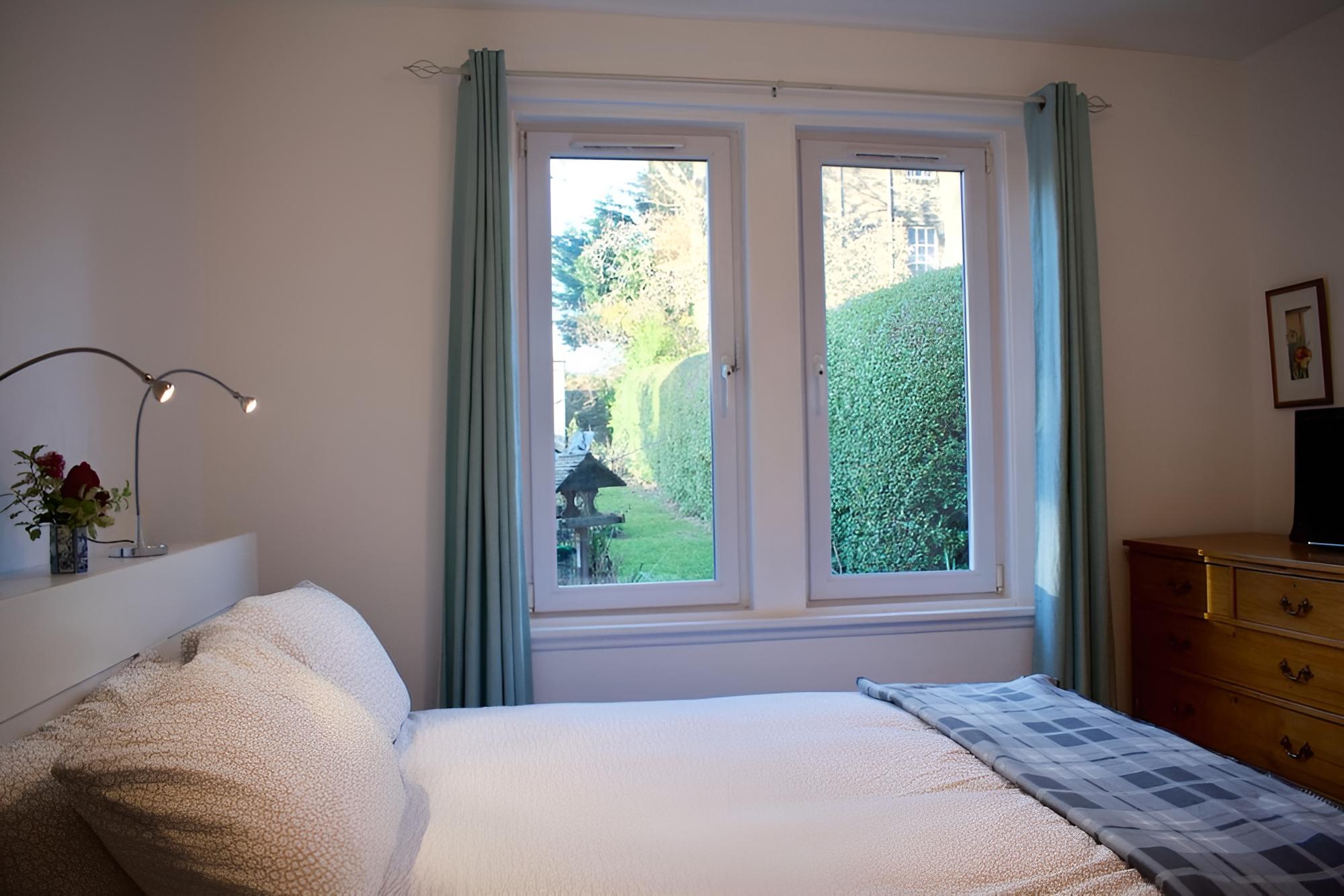 Cosy Home With Views of Arthur's Seat view 5