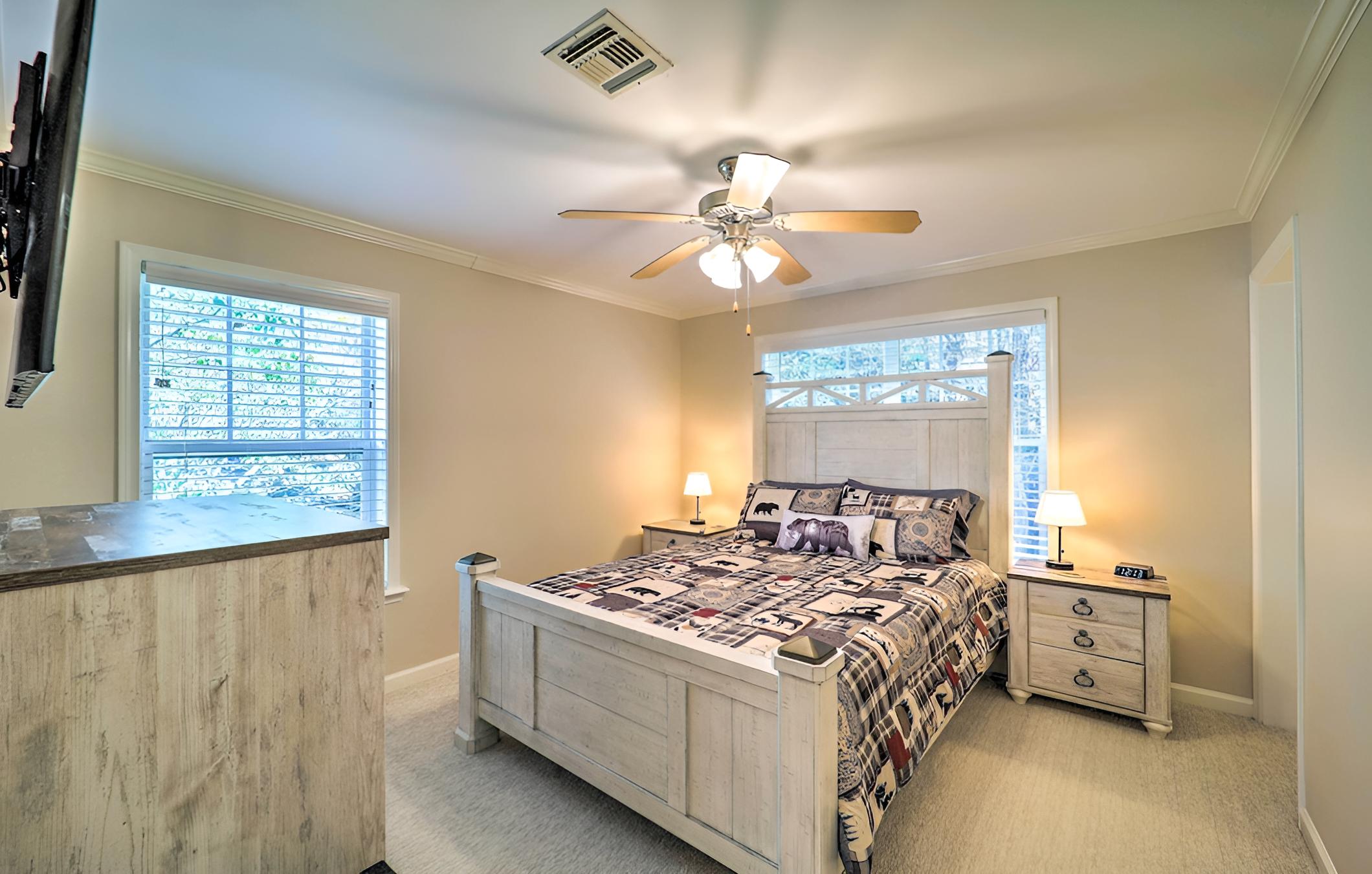 Banner Elk Townhome w/ Private Deck: Near Hiking!