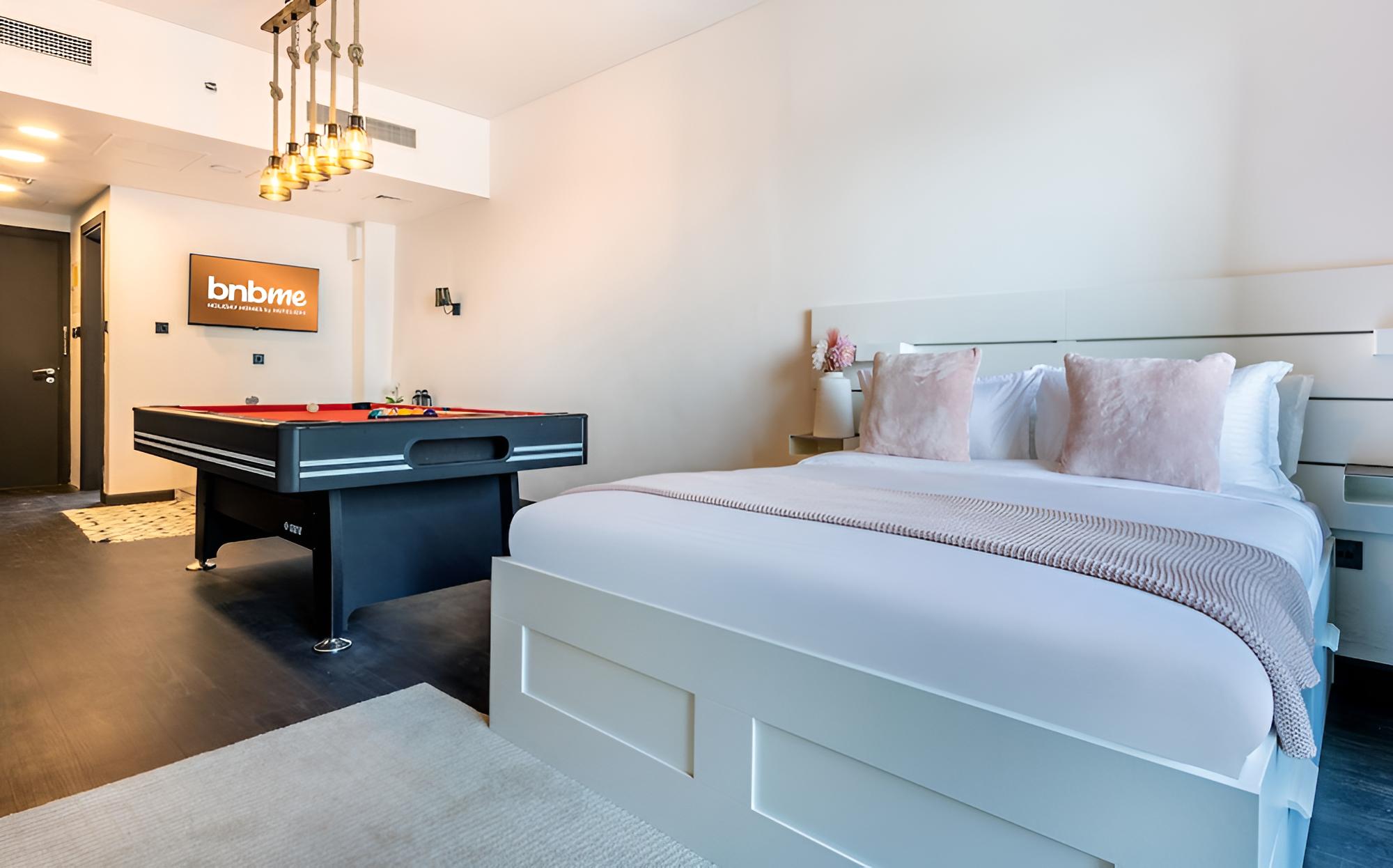 St-Lago Vista Tower-1412 by bnbme homes