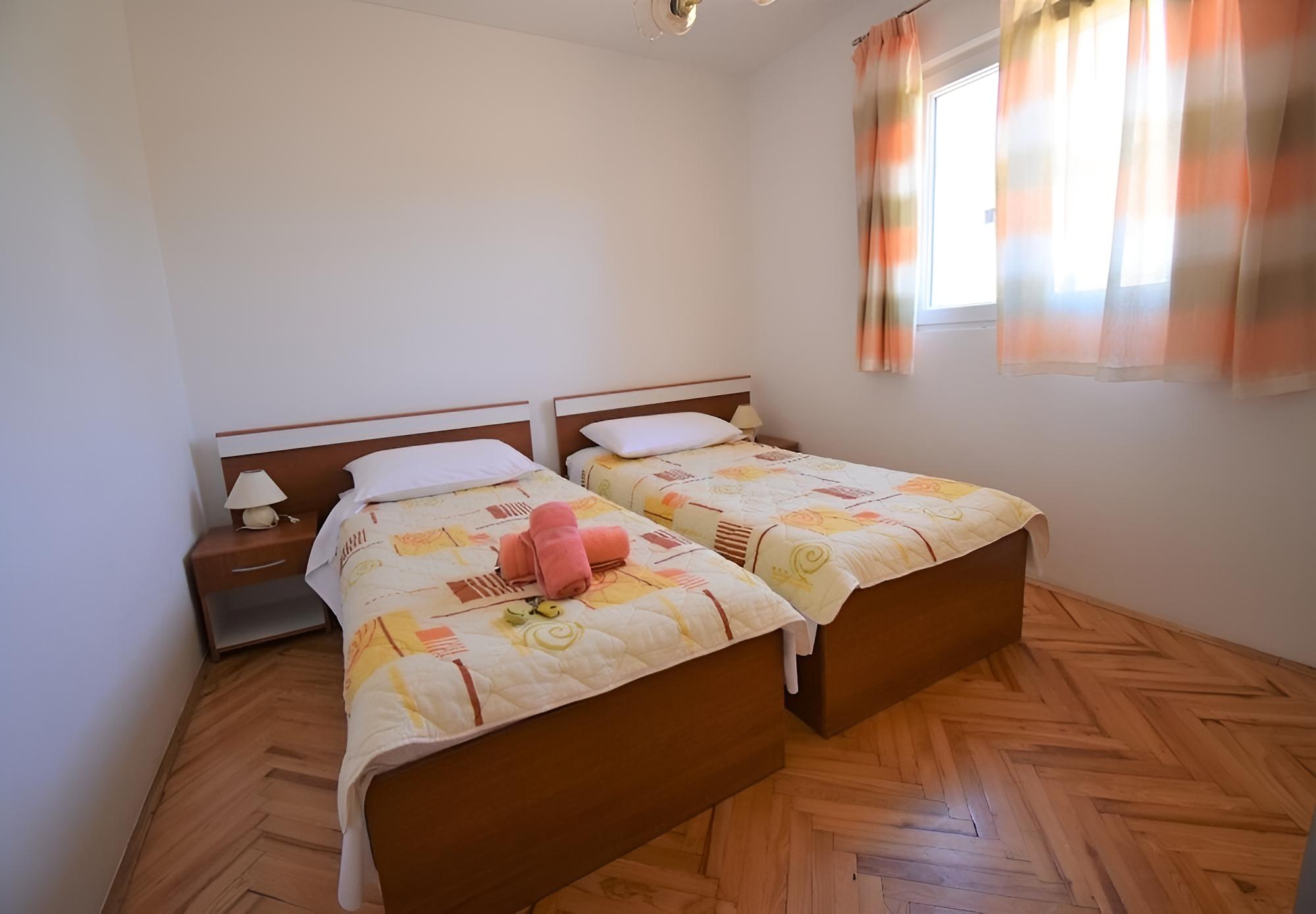 Branka - 80 m From Beach - H