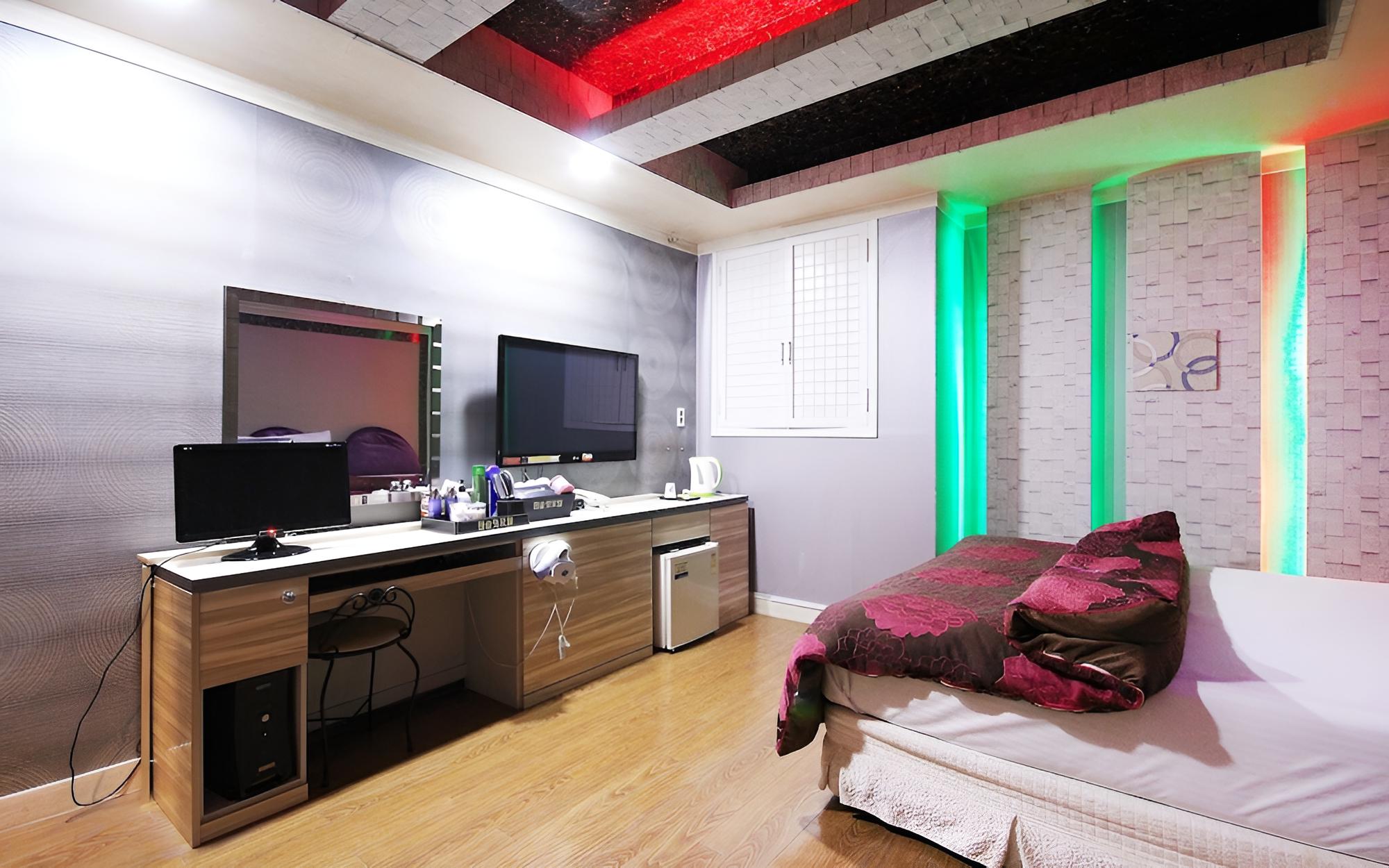 Western Wonpyeongdong Lancelot view 4