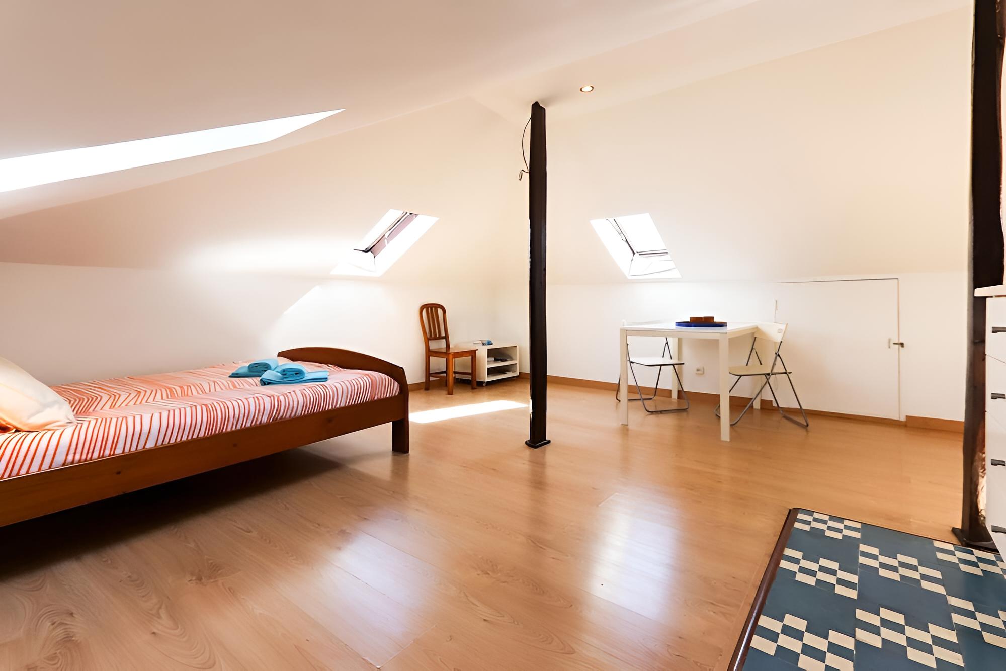 Sunny Attict Loft by Homing view 3