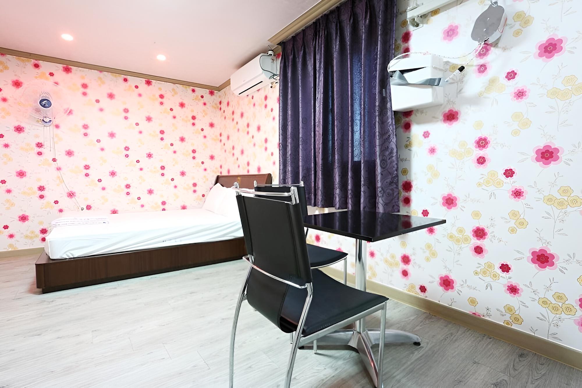 Boryeong Gyeongdong Motel view 2