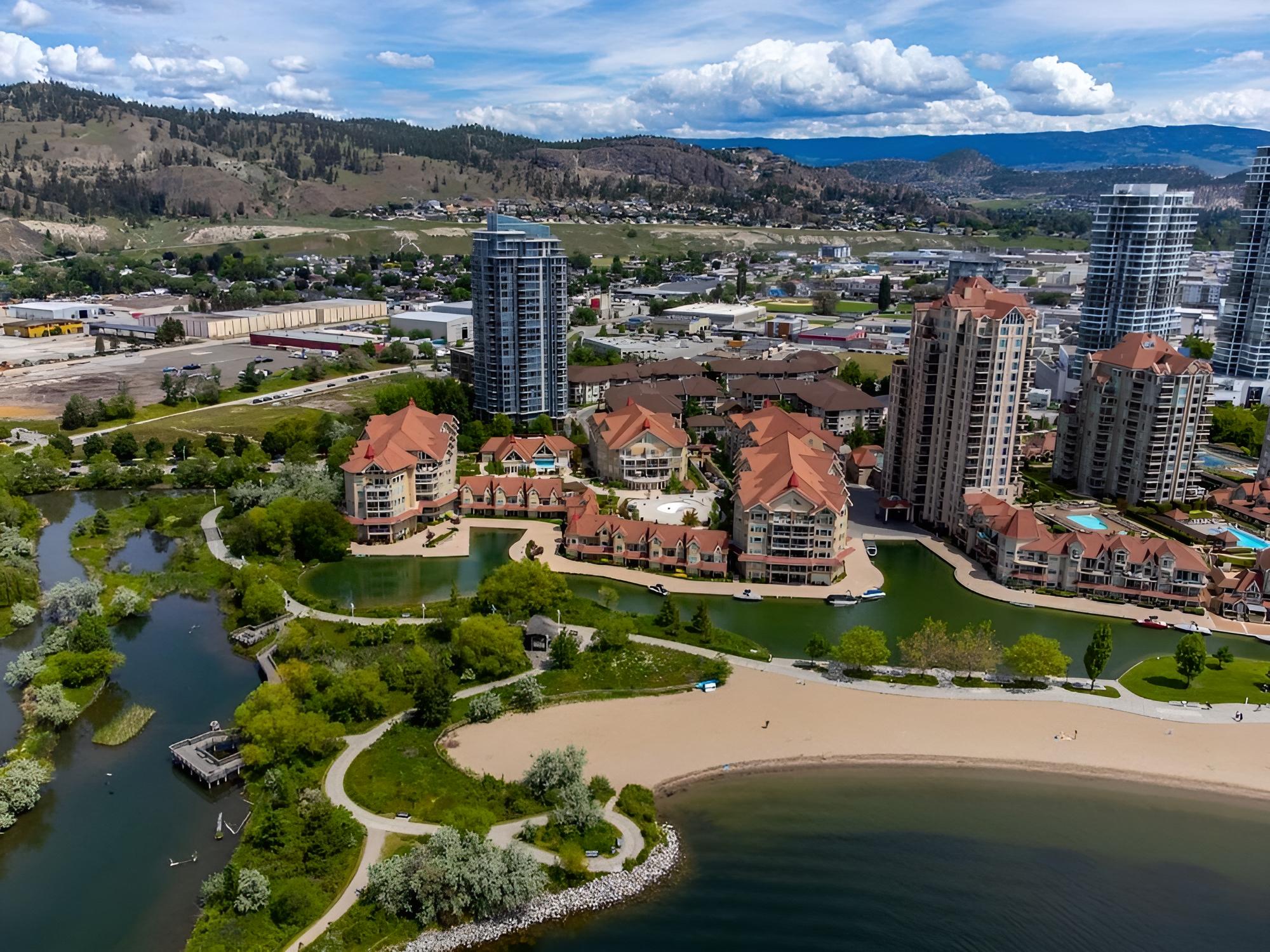 The Lake Life l Waterfront Downtown w Pool Gym