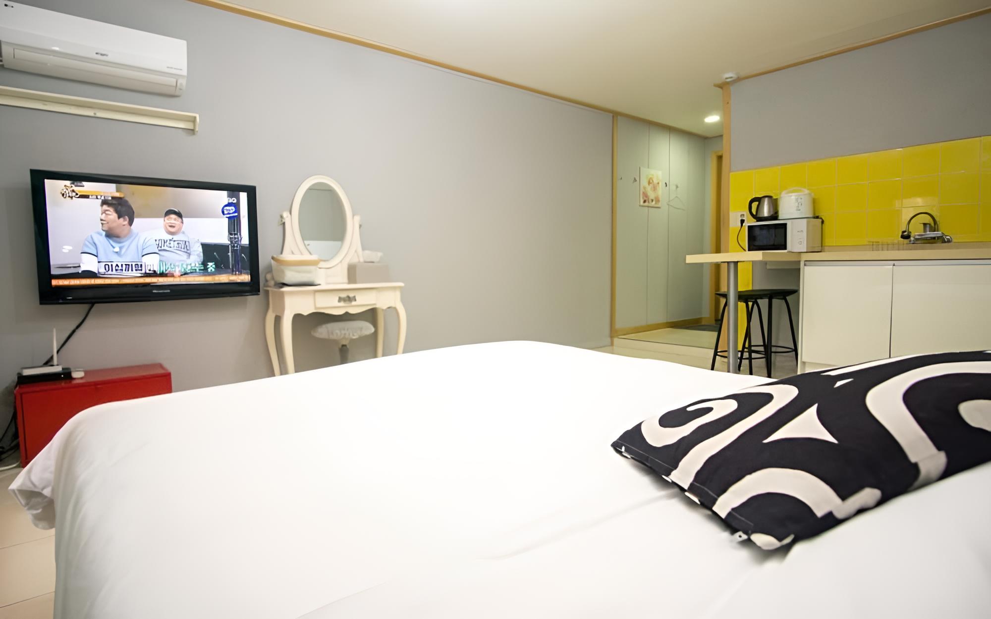 Pocheon Joey Tomato Pension view 4
