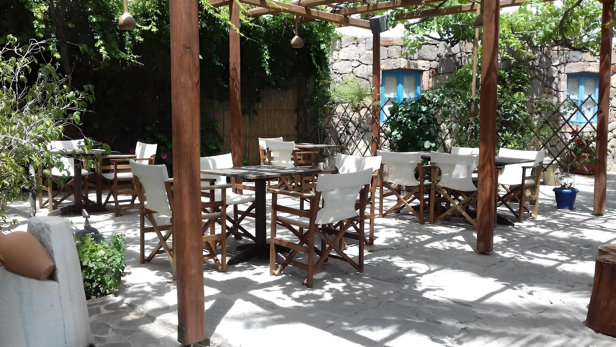 Tilemachos Rooms & Studios