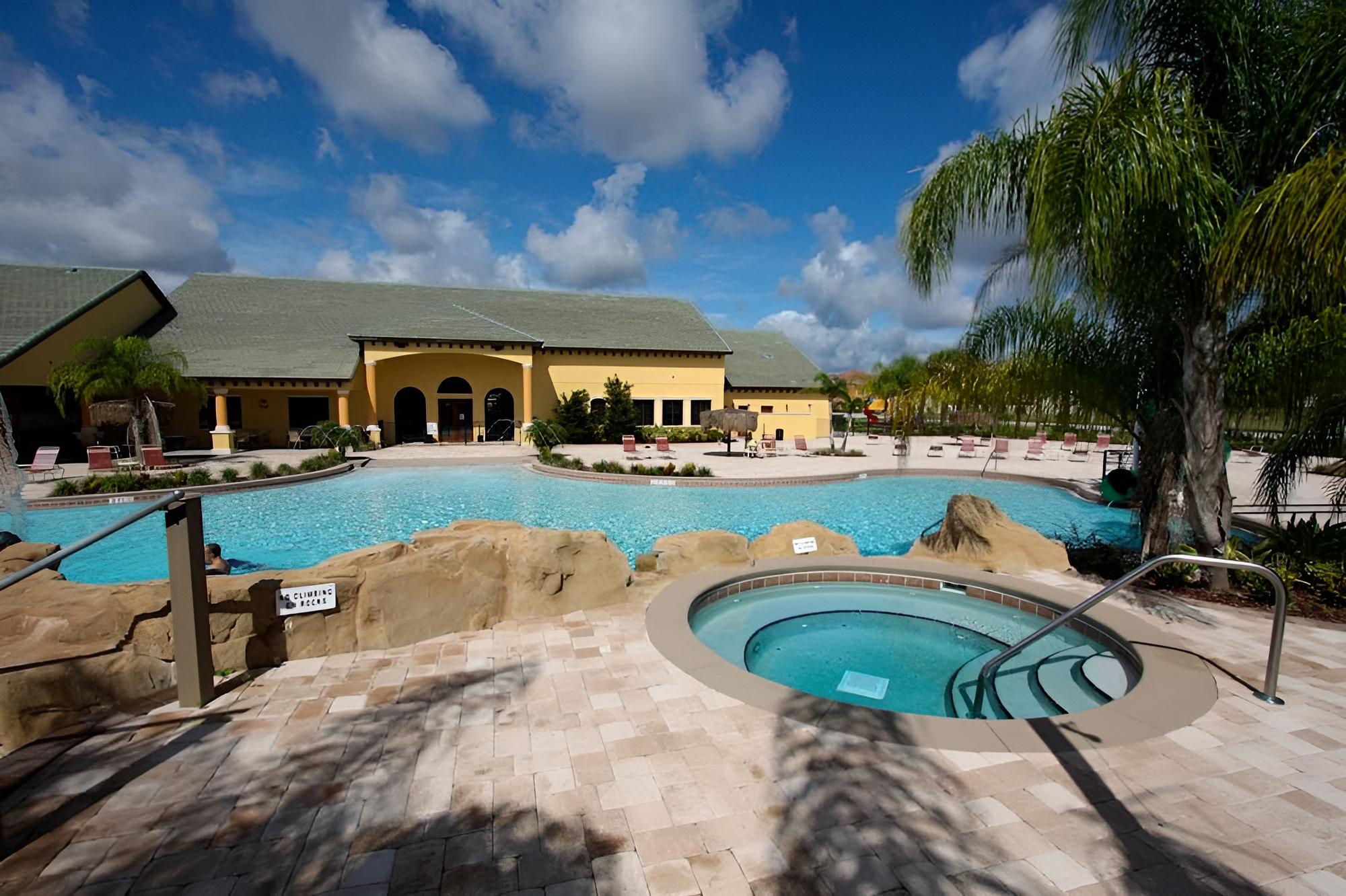 Paradise Palms 2951