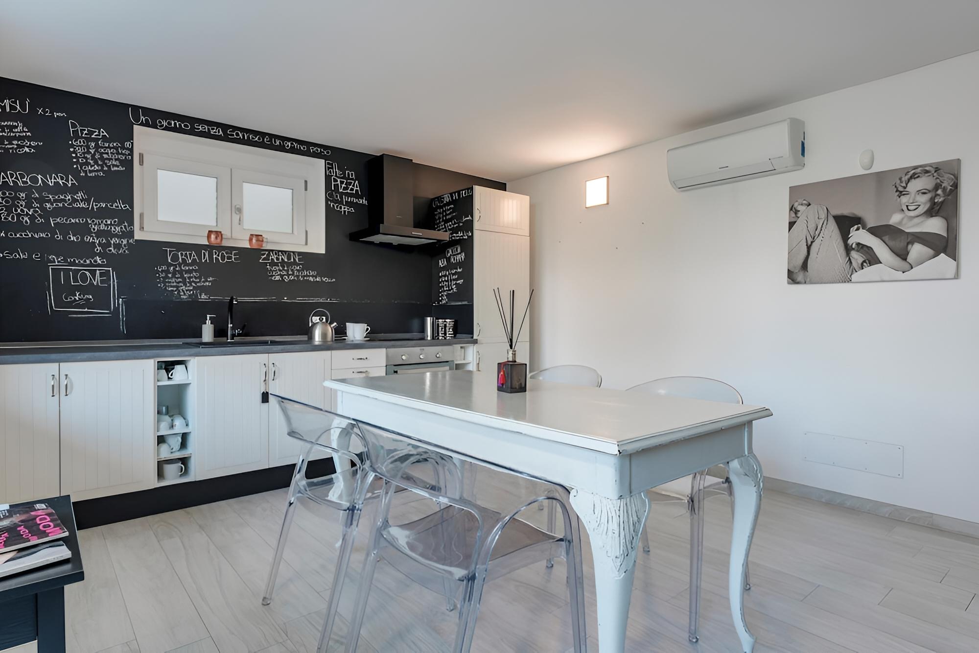 Apt24 - White House With Swimming Pool and Gym 1