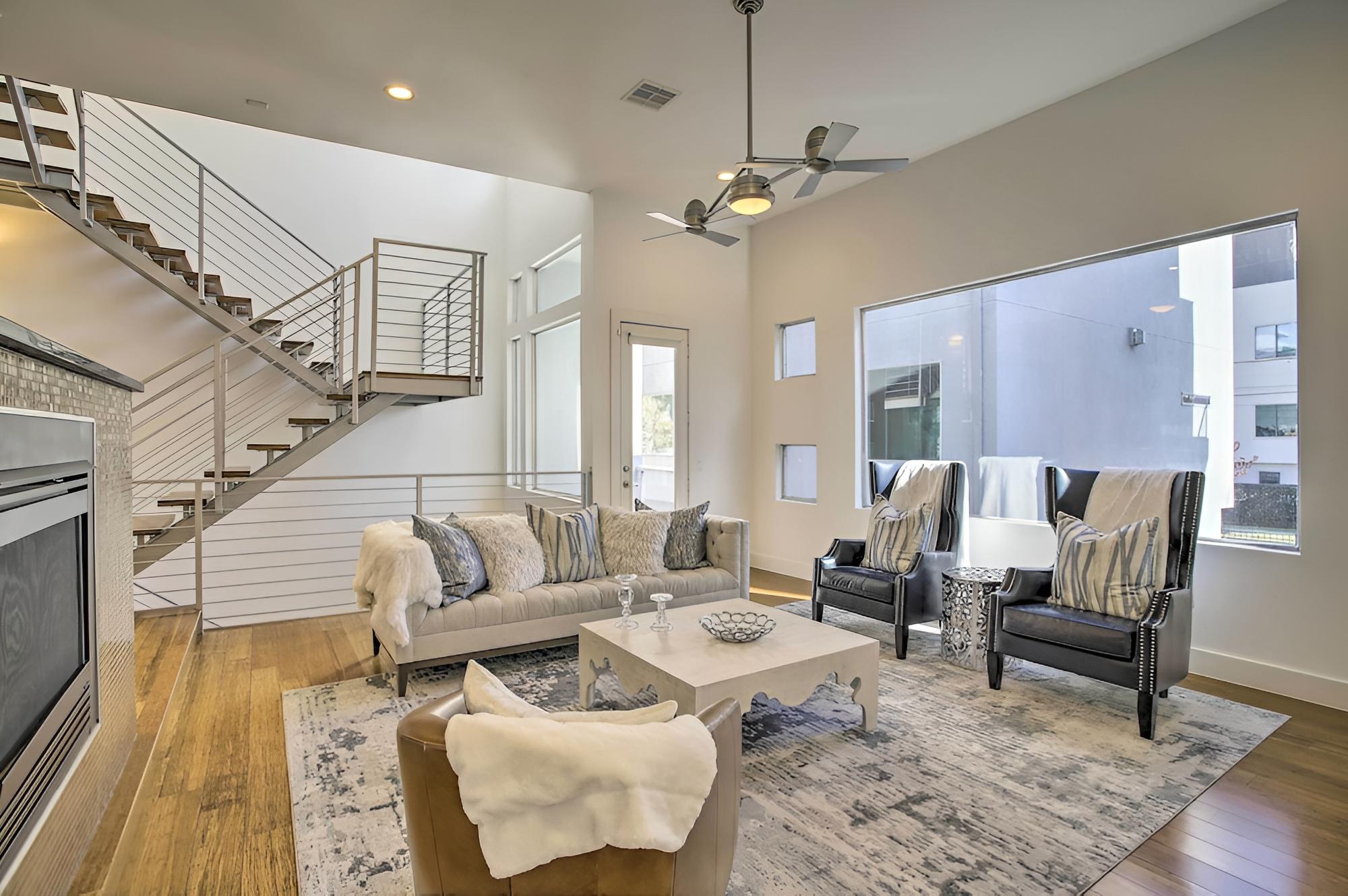 Central Houston Townhome ~ 1 Mi to Downtown!