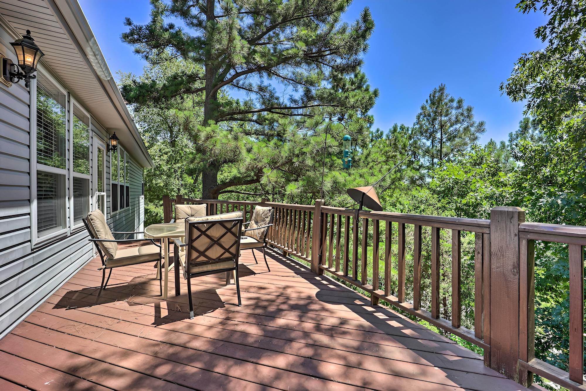 Beautiful Bella Vista Home w/ Private Deck!