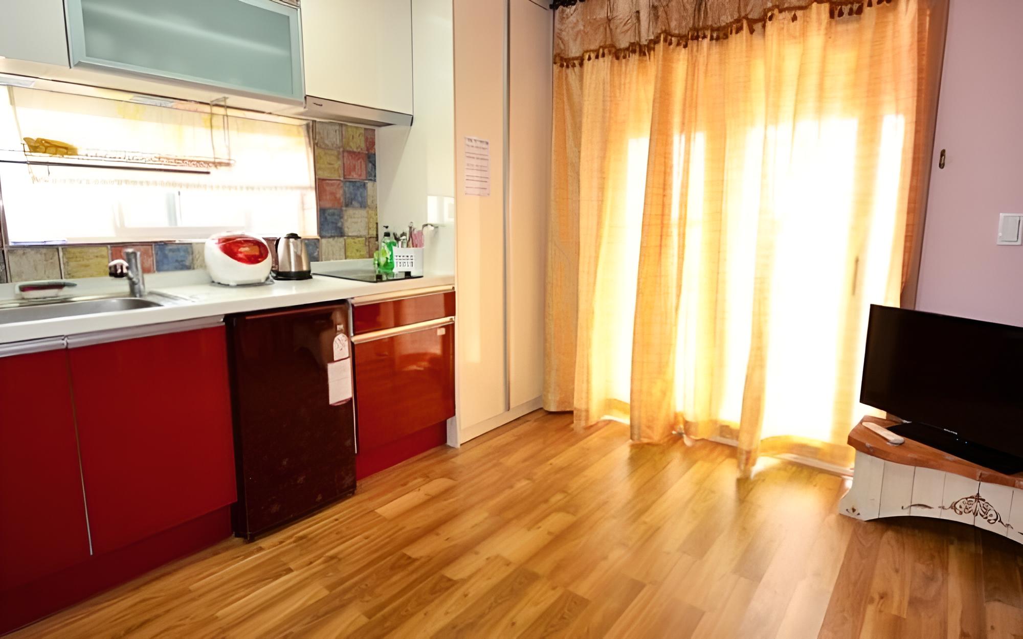 Seocheon Red Windmill Attiang Pension