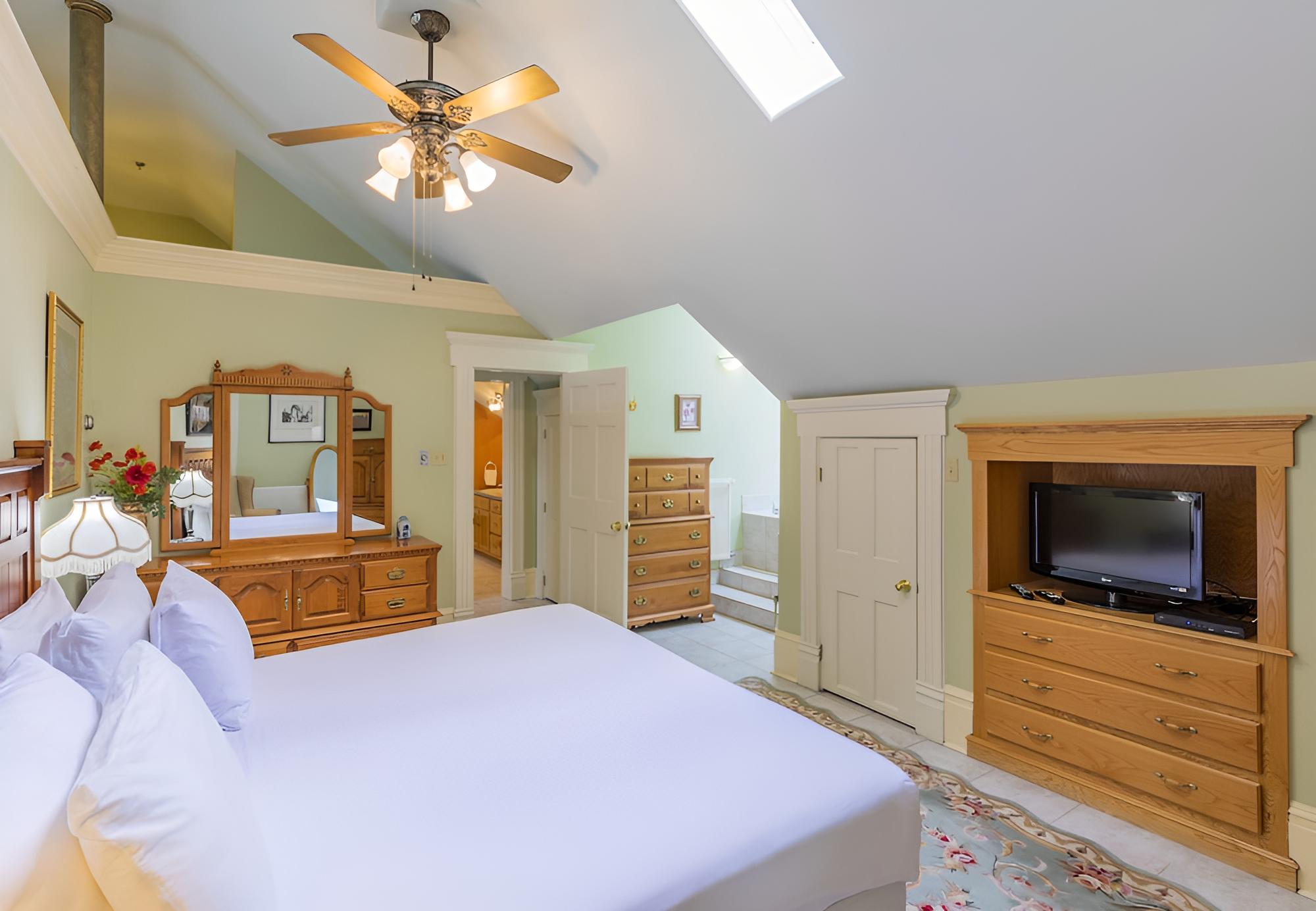 Chipman Hill Suites - Senator Dever House