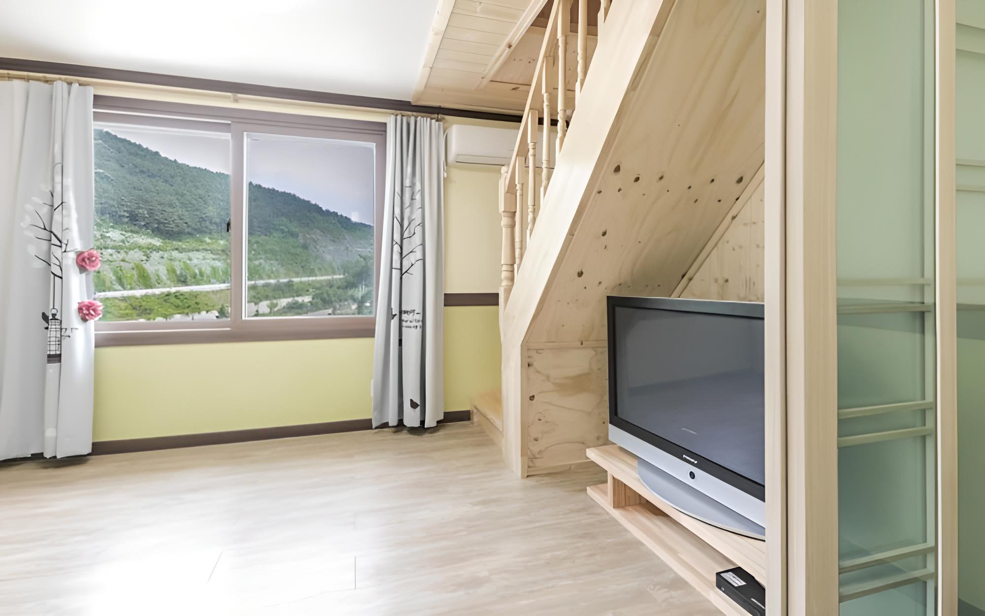Goseong Haedangwha Pension view 3