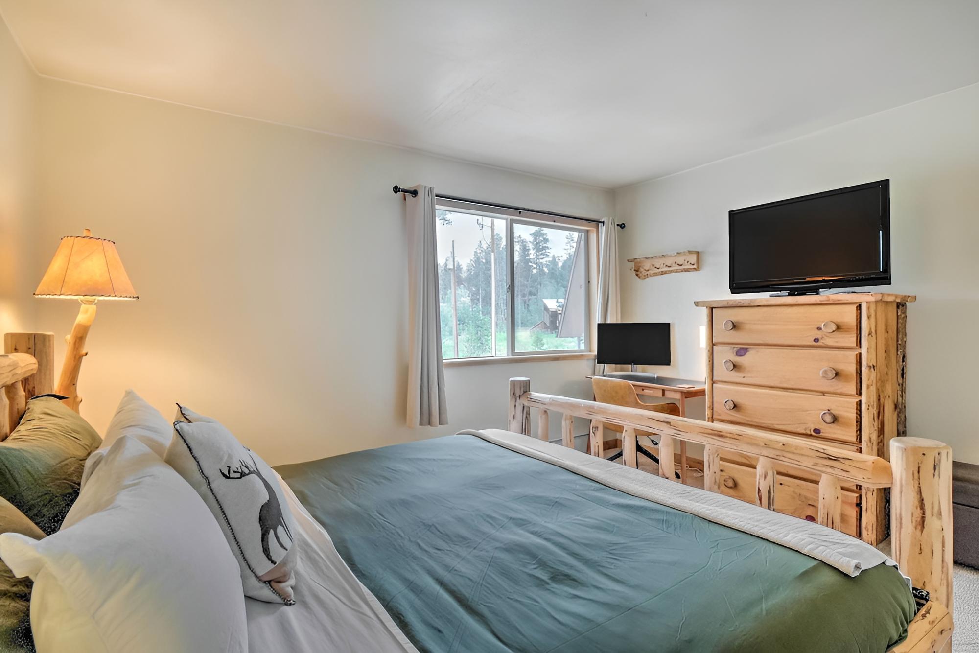 Dog-friendly Fraser Condo w/ View & Amenities