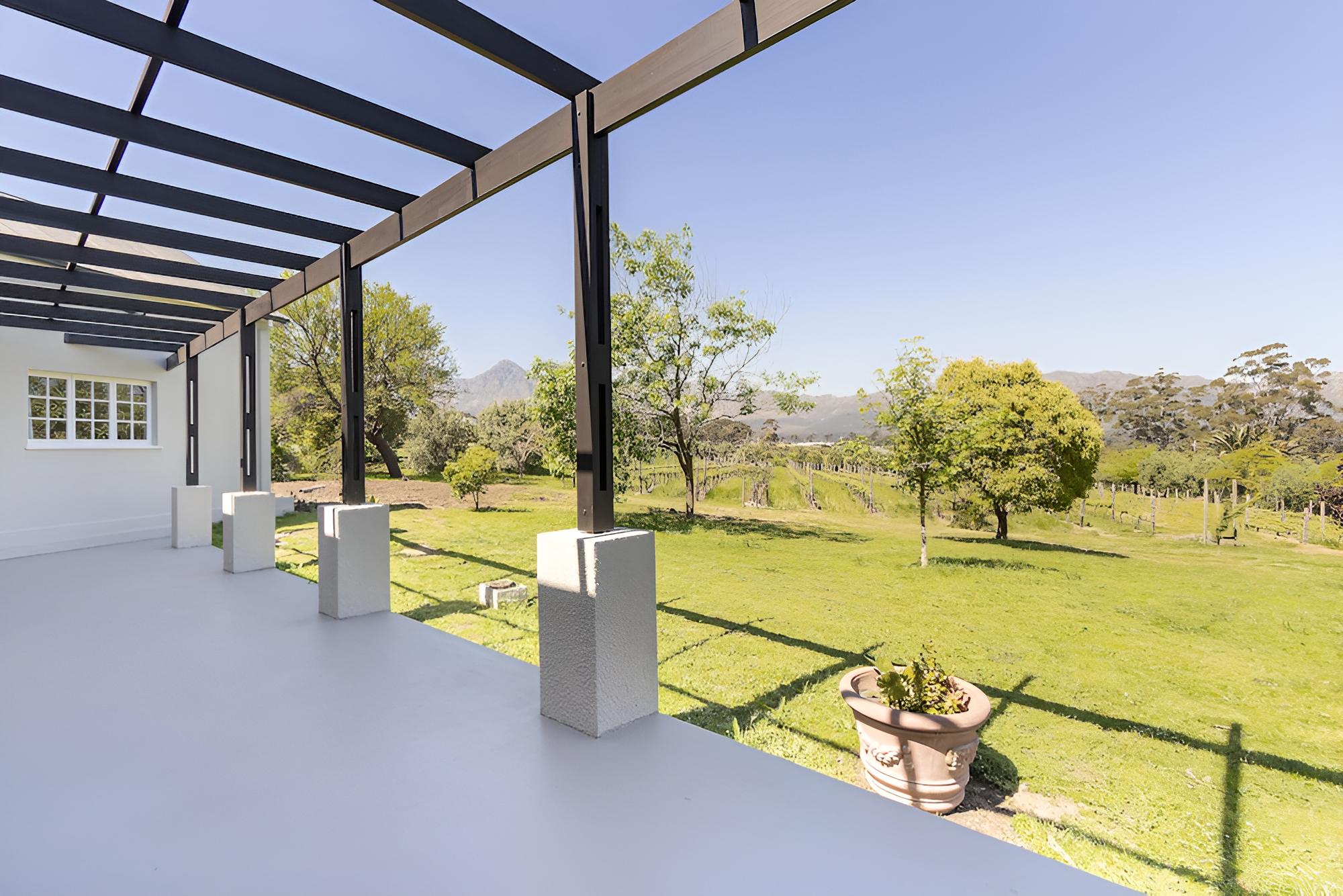 Vineyard Manor @ 13 Vines