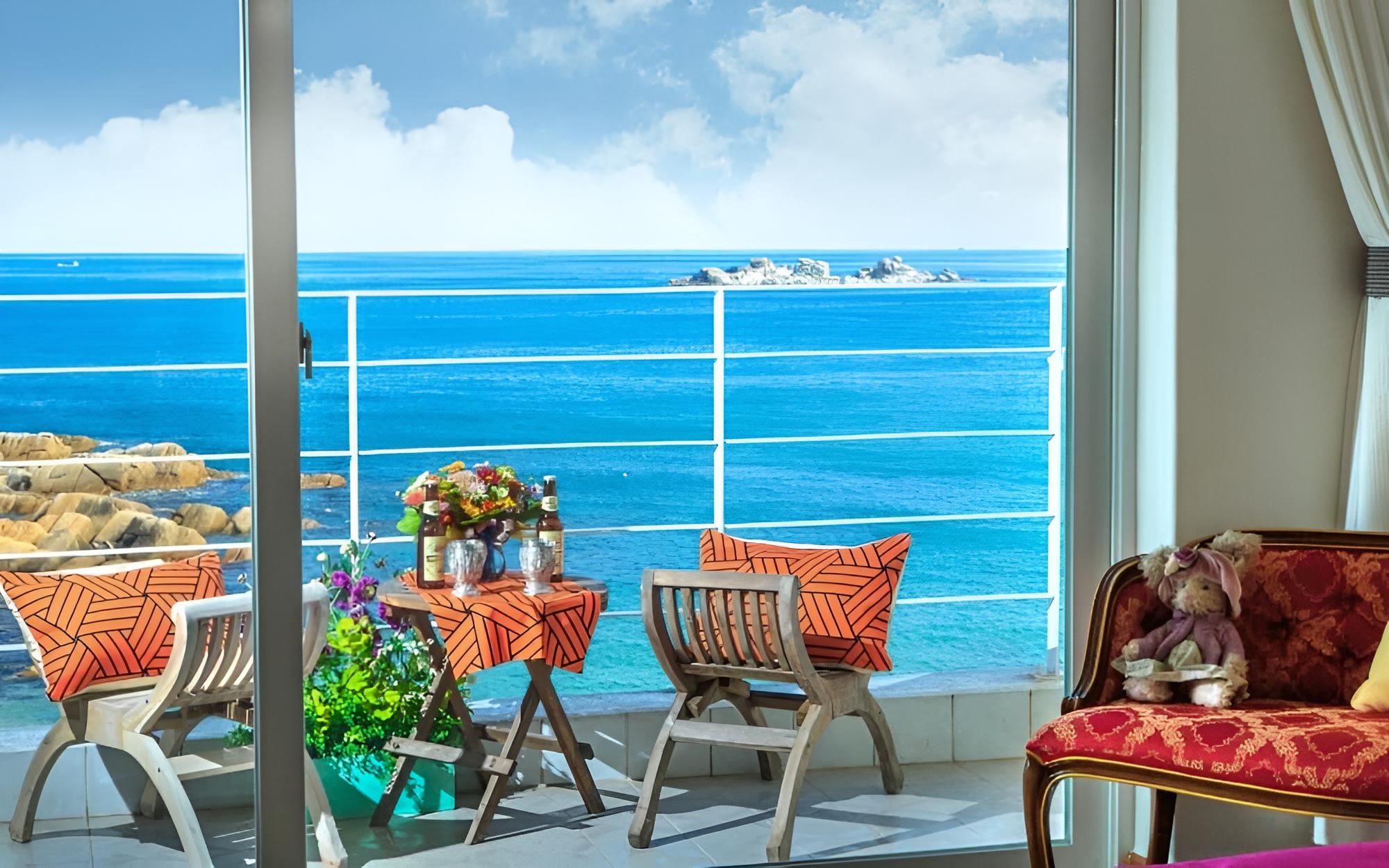Castles Pebble Beach Pension view 5
