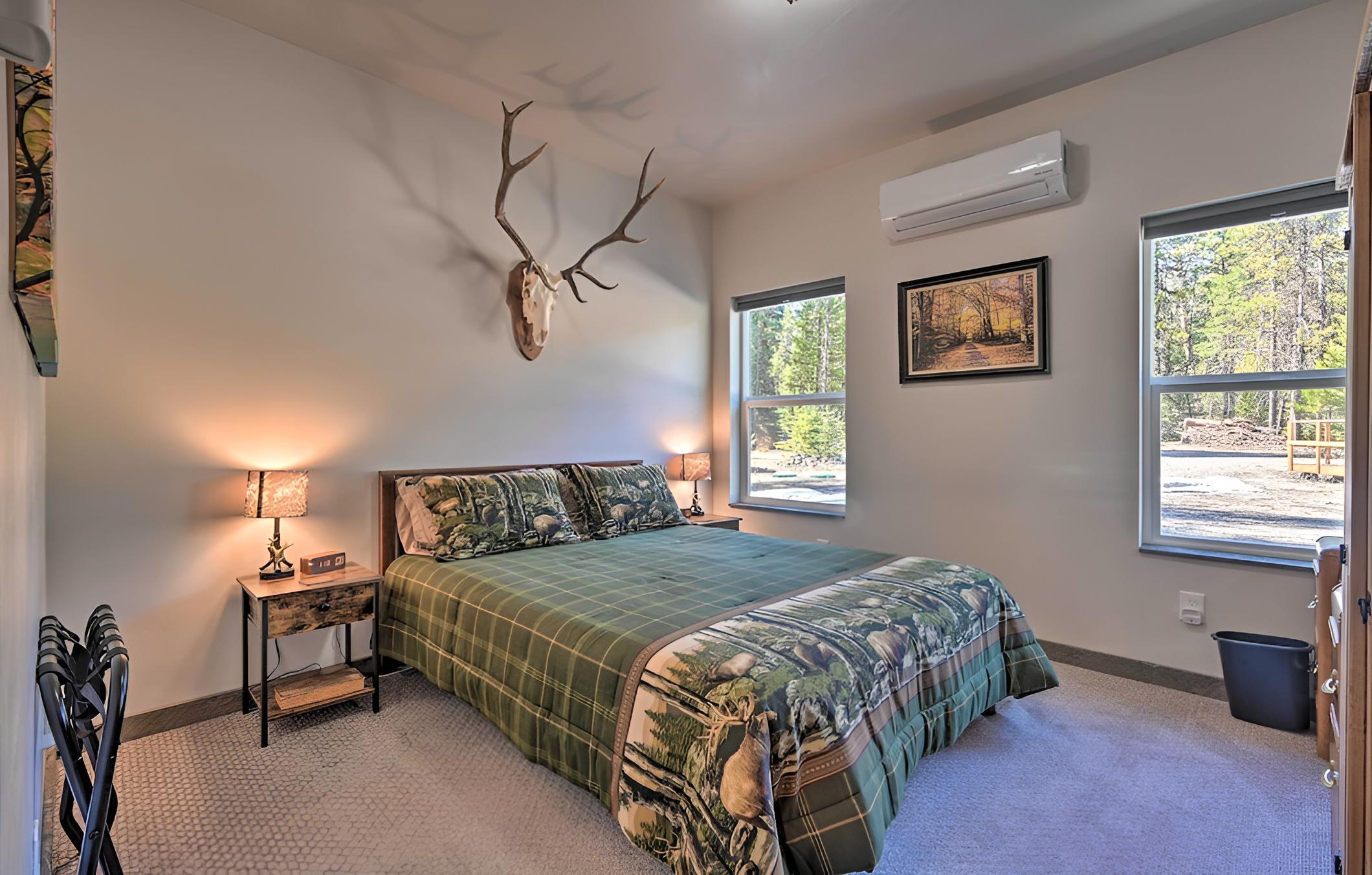 Darby Cabin in National Forest: Walk to River!