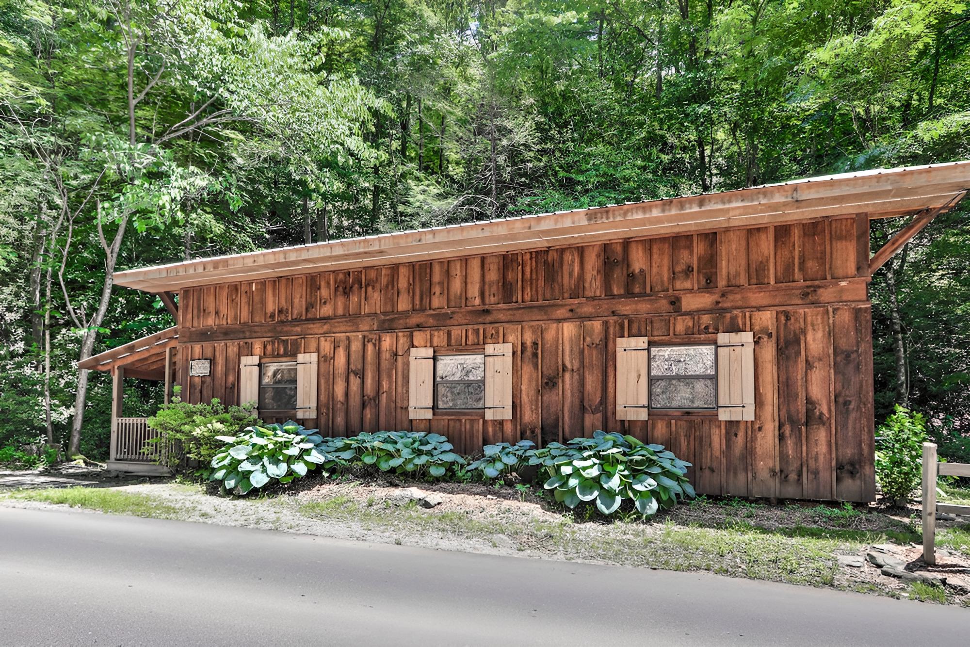 Creekside Smoky Mountain Paradise < 1 Mi to Hiking