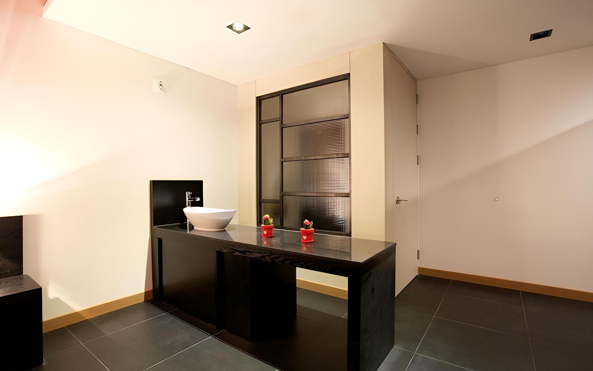 Incheon Ali Suite Hotel
