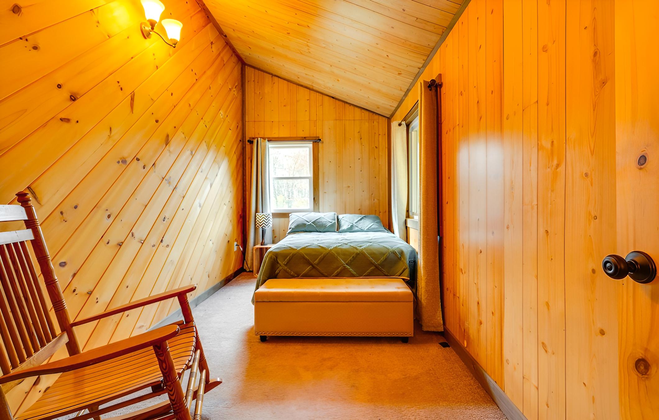 Cozy Howard Cabin: Hike, Hunt + Fish!